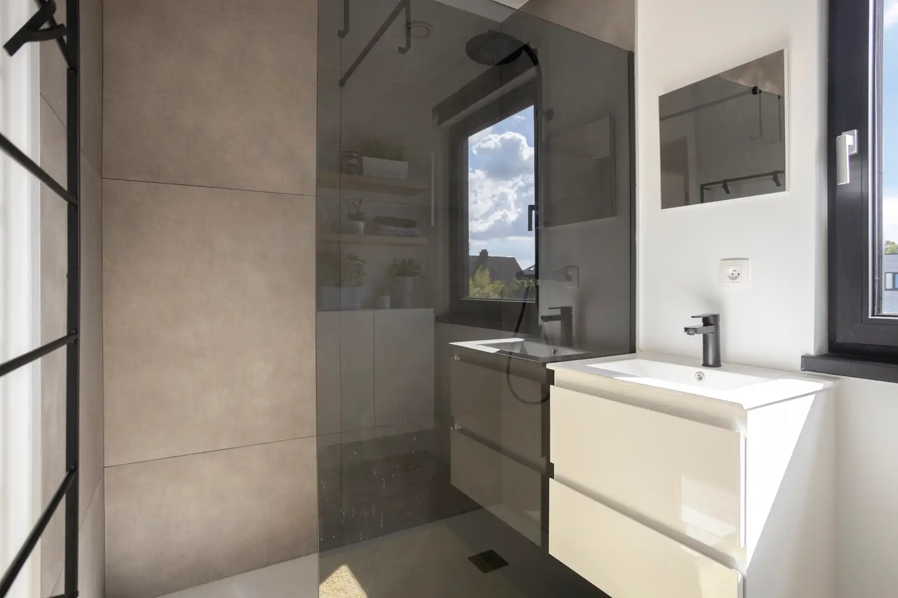 Volledig instapklare moderne halfopen woning in rustige wijk foto 22