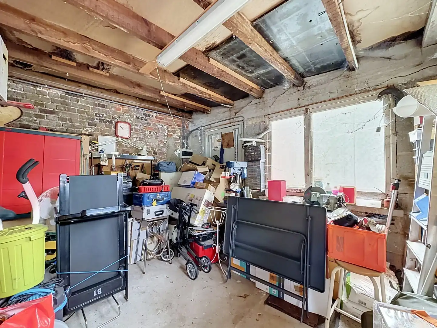 Ruim appartement met zonnig terras, uitzonderlijk ruime garage en kelderberging op wandelafstand van de Grote Markt van Tienen foto 17