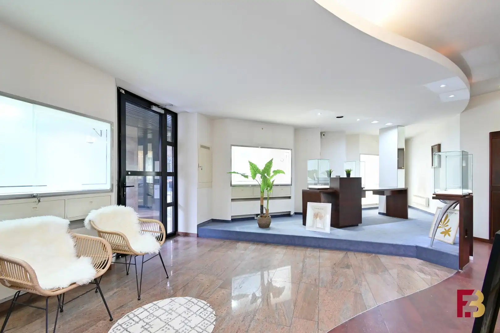 Handelspand met luxueus duplex appartement in het hartje van de Vlaamse Ardennen foto 5