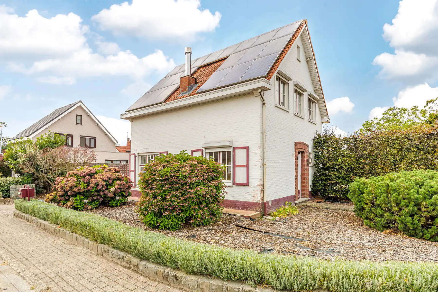 Rustig gelegen charmante woning met 3 slaapkamers op 730m² foto 2