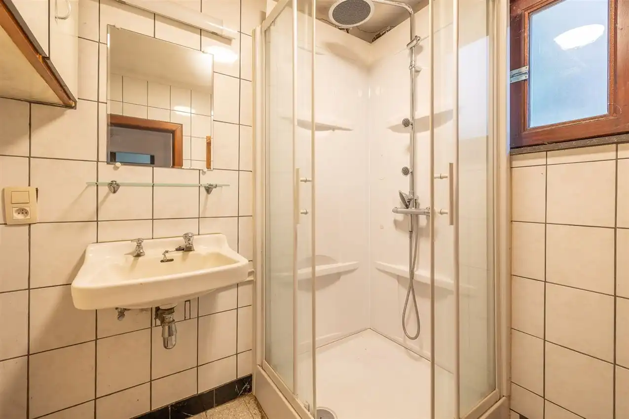 Woning met 3slk, tuintje en werkhuis foto 14