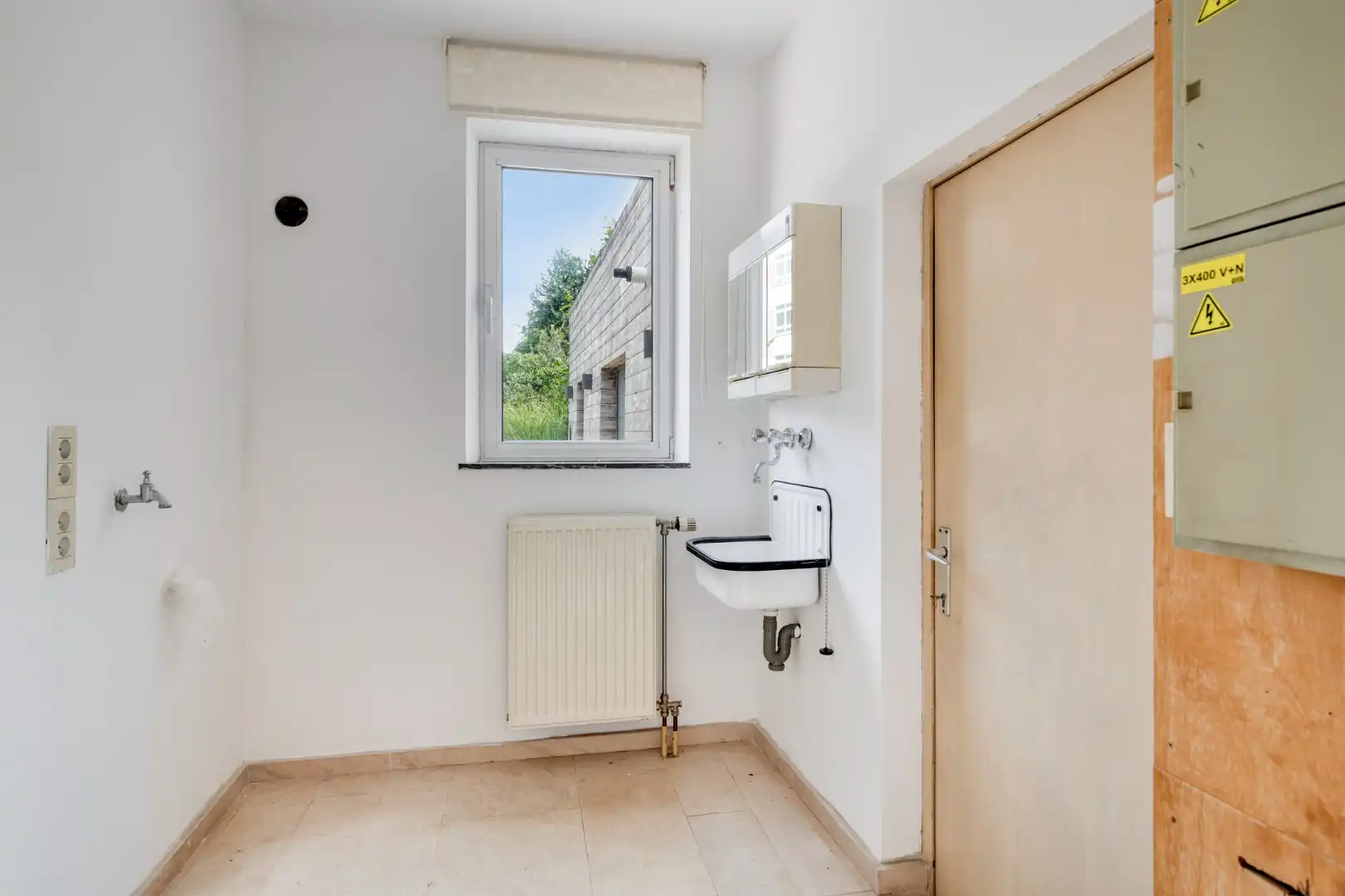 Instapklare woning met 3 SLPKS nabij het centrum van Mol !  foto 12