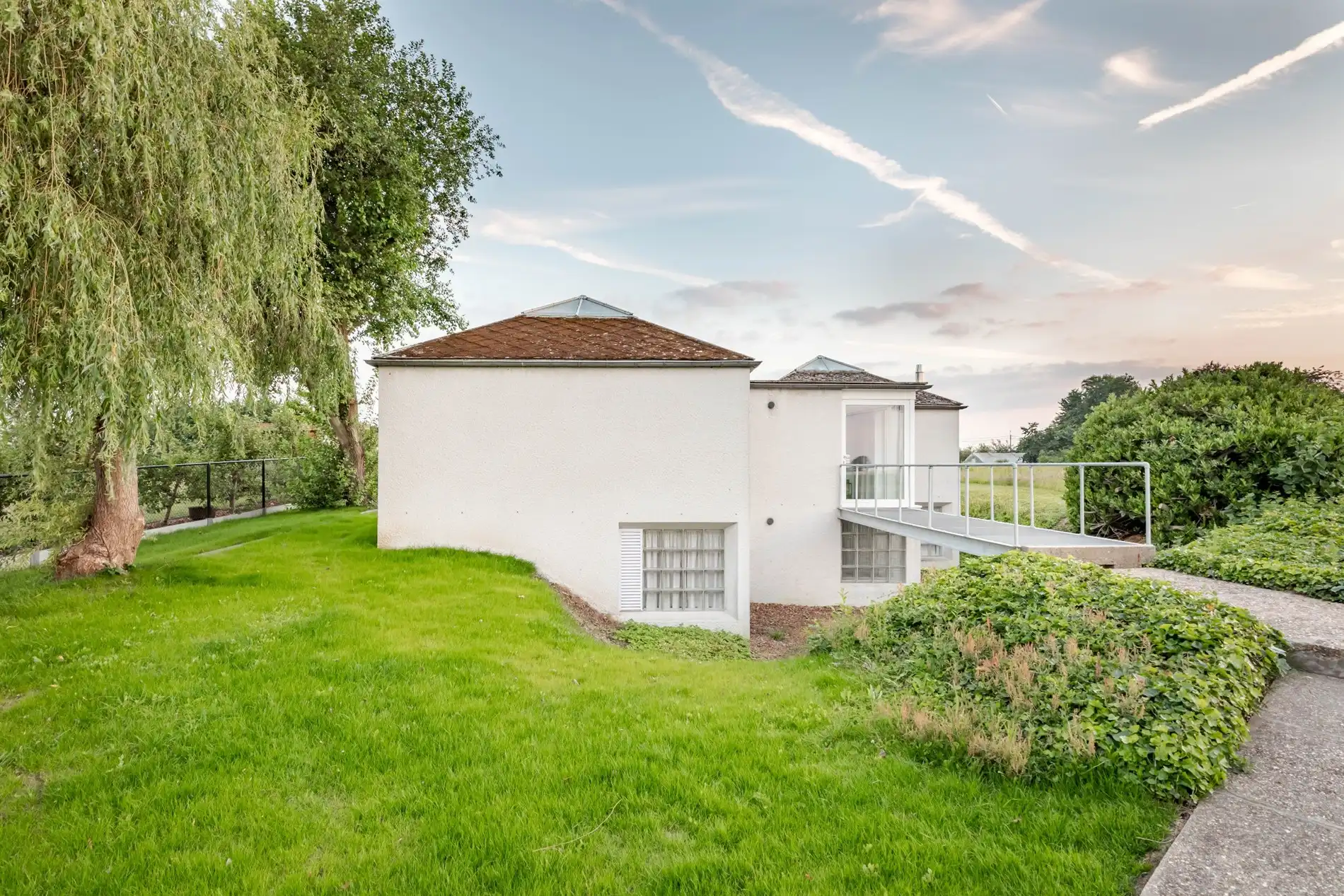 Minimalistische villa op toplocatie in Huldenberg foto 2