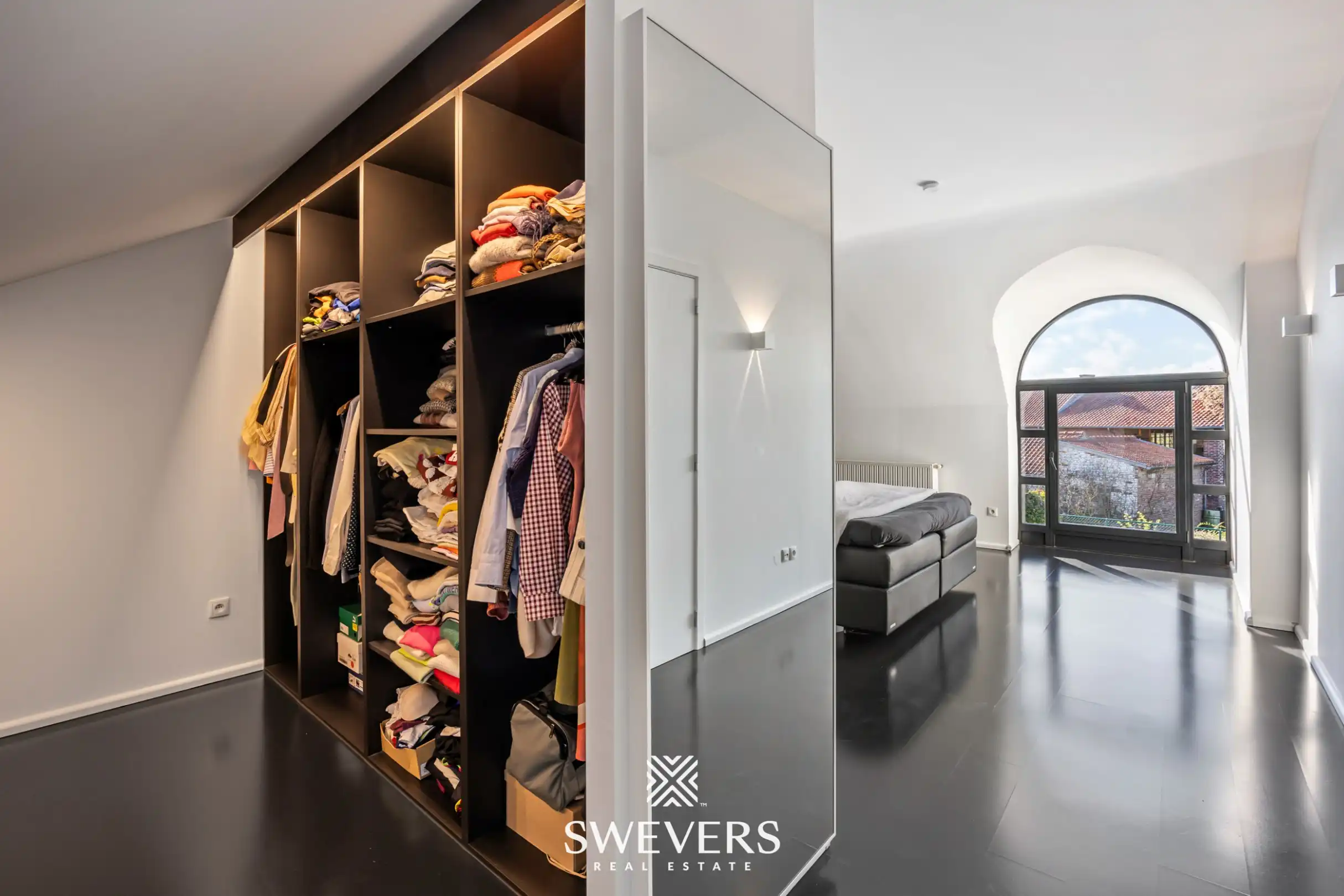 Instapklare open bebouwing met ruime tuin en prachtig uitzicht tussen de boomgaarden in Gingelom foto 17