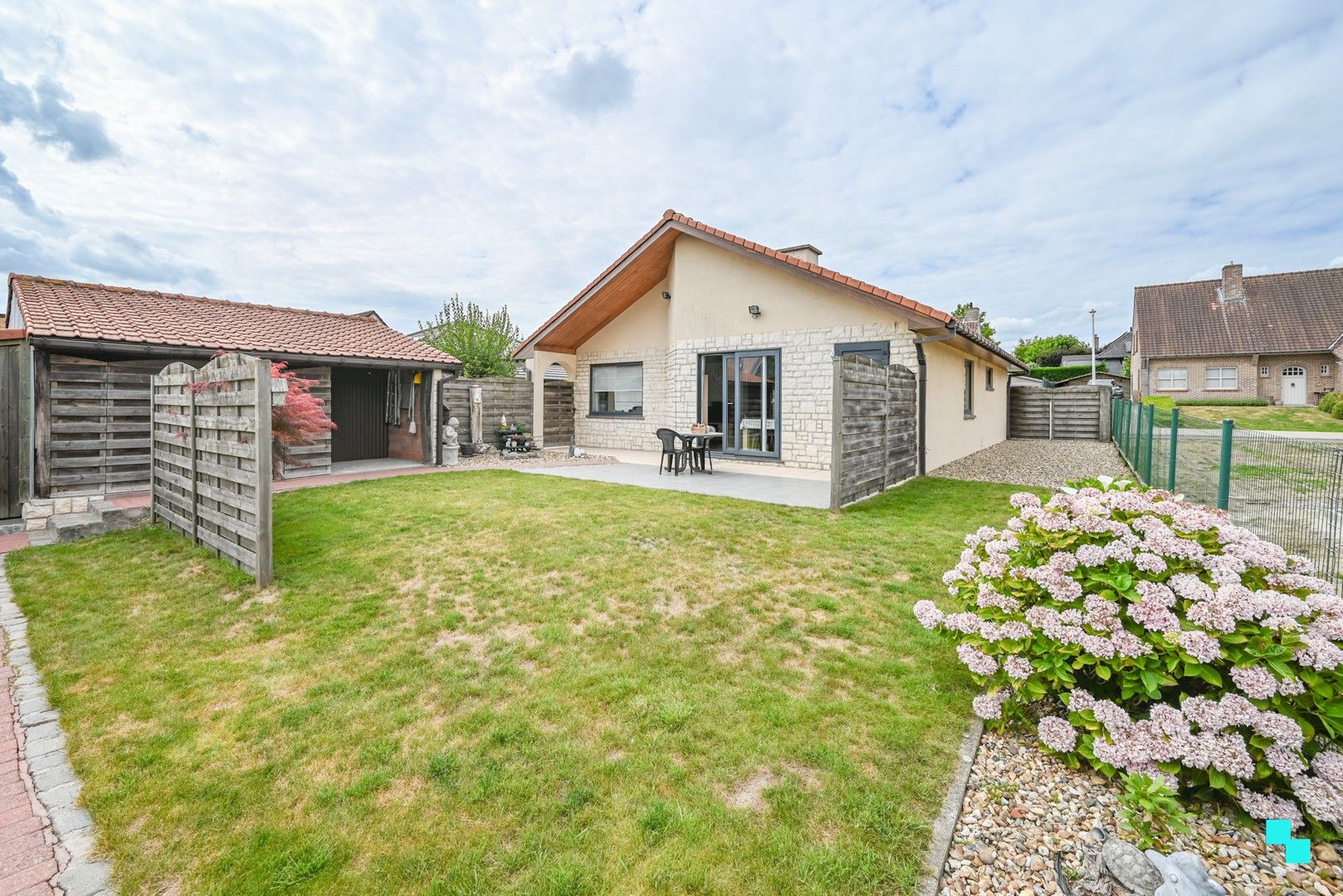 Instapklare bungalow rustig gelegen te Moorslede foto 2