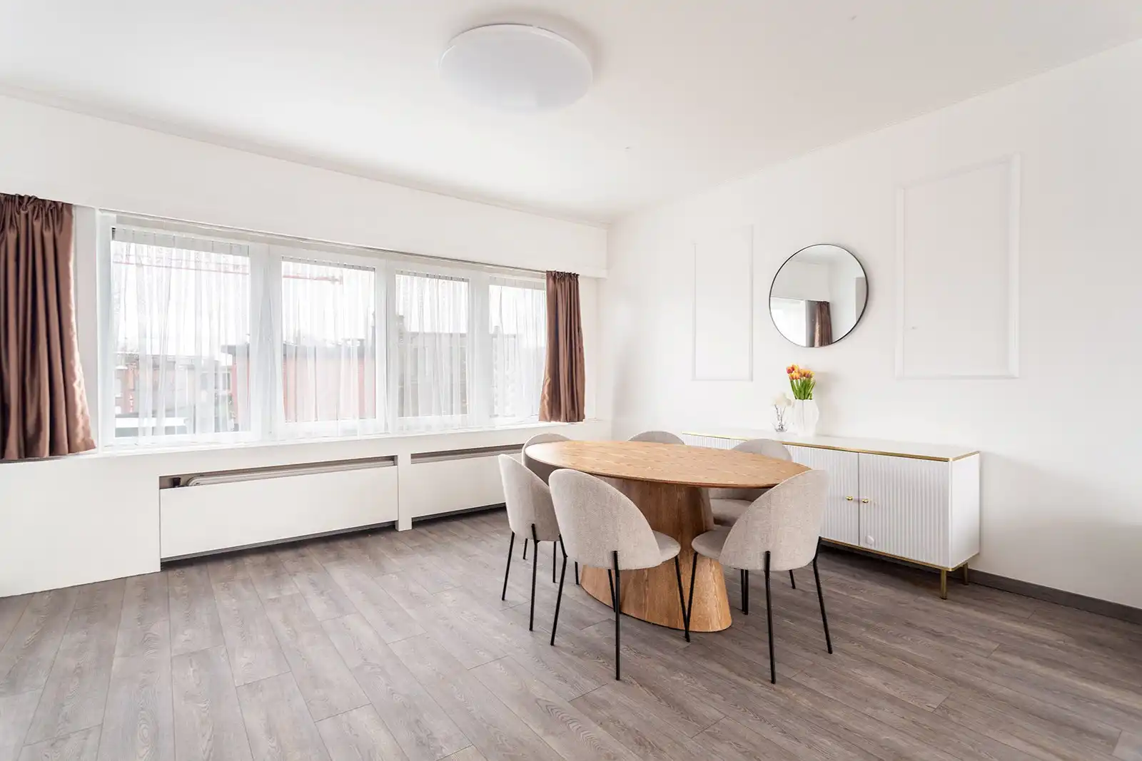 Prachtig gerenoveerd appartement met 3 ruime slaapkamers en terras foto 9