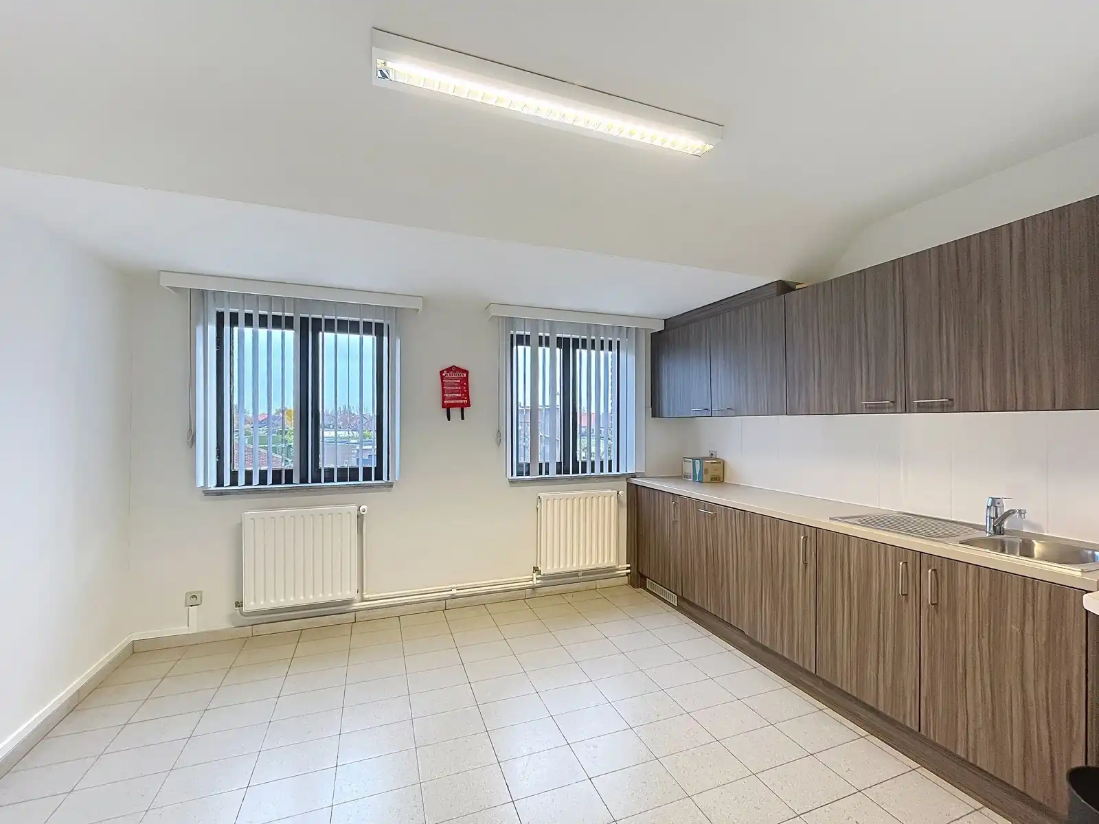 Vlot bereikbare kantoorruimtes in Kinrooi.  foto 6