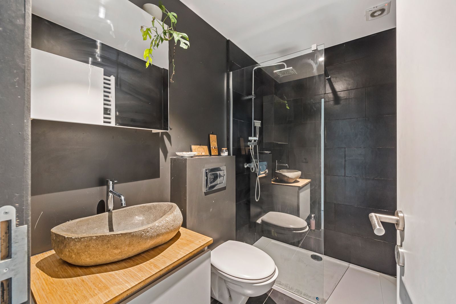 Trendy appartement in een authentieke herenwoning op een toplocatie! foto 12