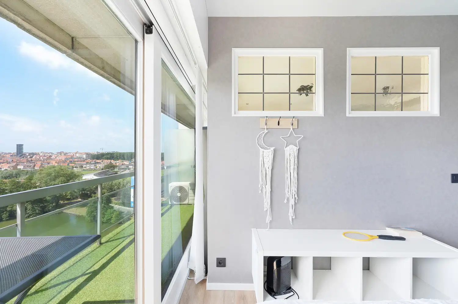 Prachtig gemeubelde vernieuwde studio/appartement met zonnig terras en open zichten foto 19