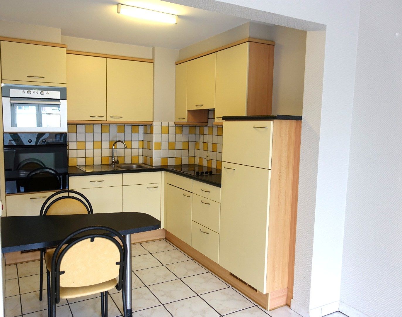 Te huur: appartement met 2 slaapkamers aan de Elisabethlaan in Oostende foto 3