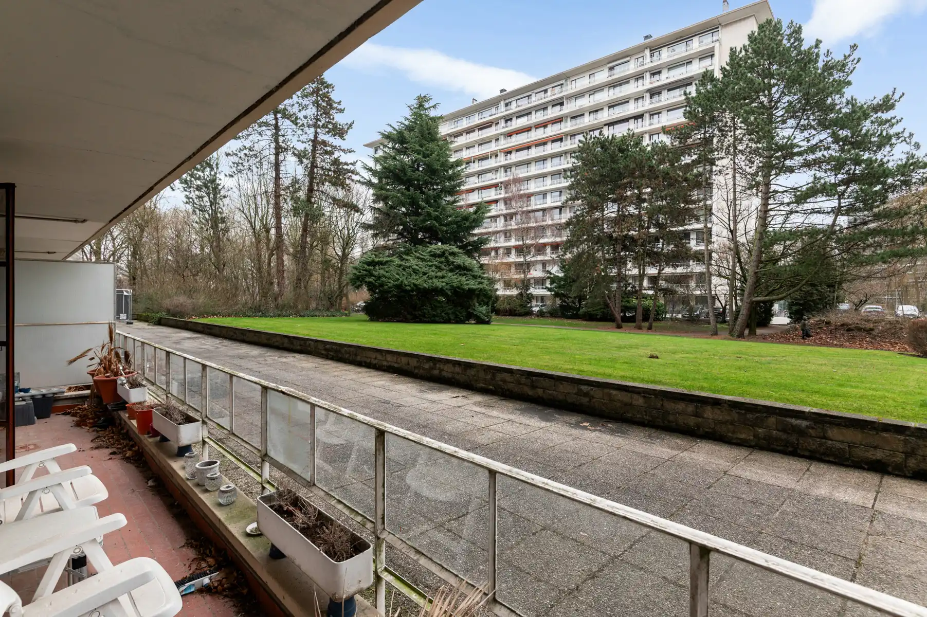 BEZOEKDAGEN VOLZET - Te renoveren appartement met terras. foto 2