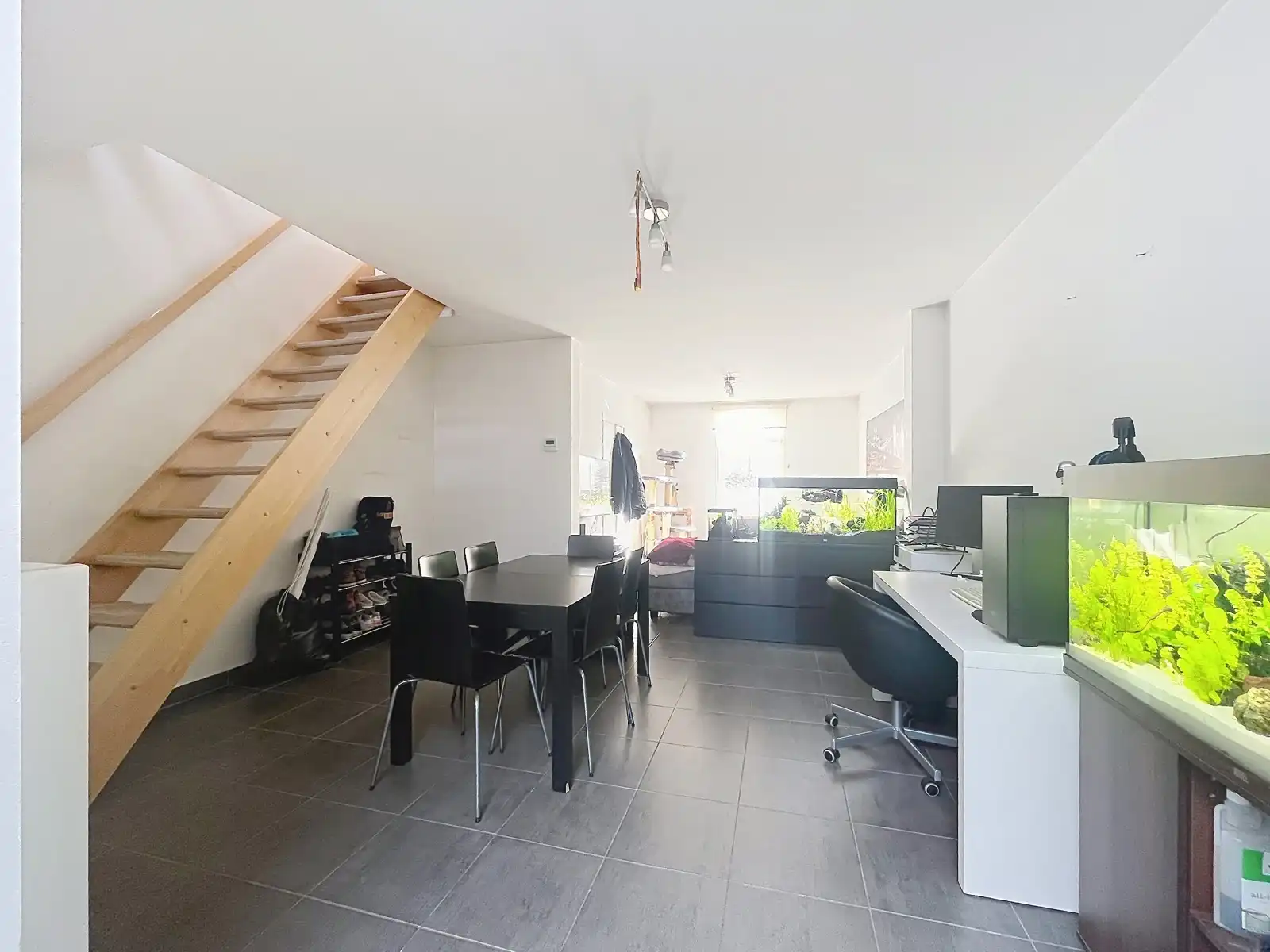 Rustig gelegen woning met 3 SLPK én Terras! foto 4