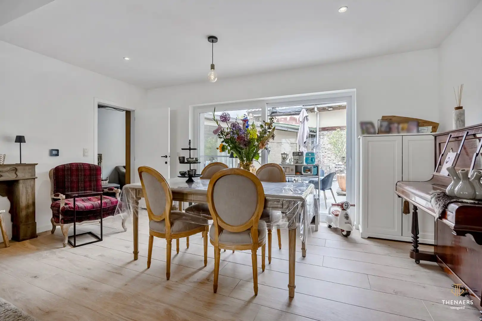Karaktervolle hoevewoning met 3 slaapkamers, gezellige binnenkoer en tuin op een perceel van 370 m². foto 7