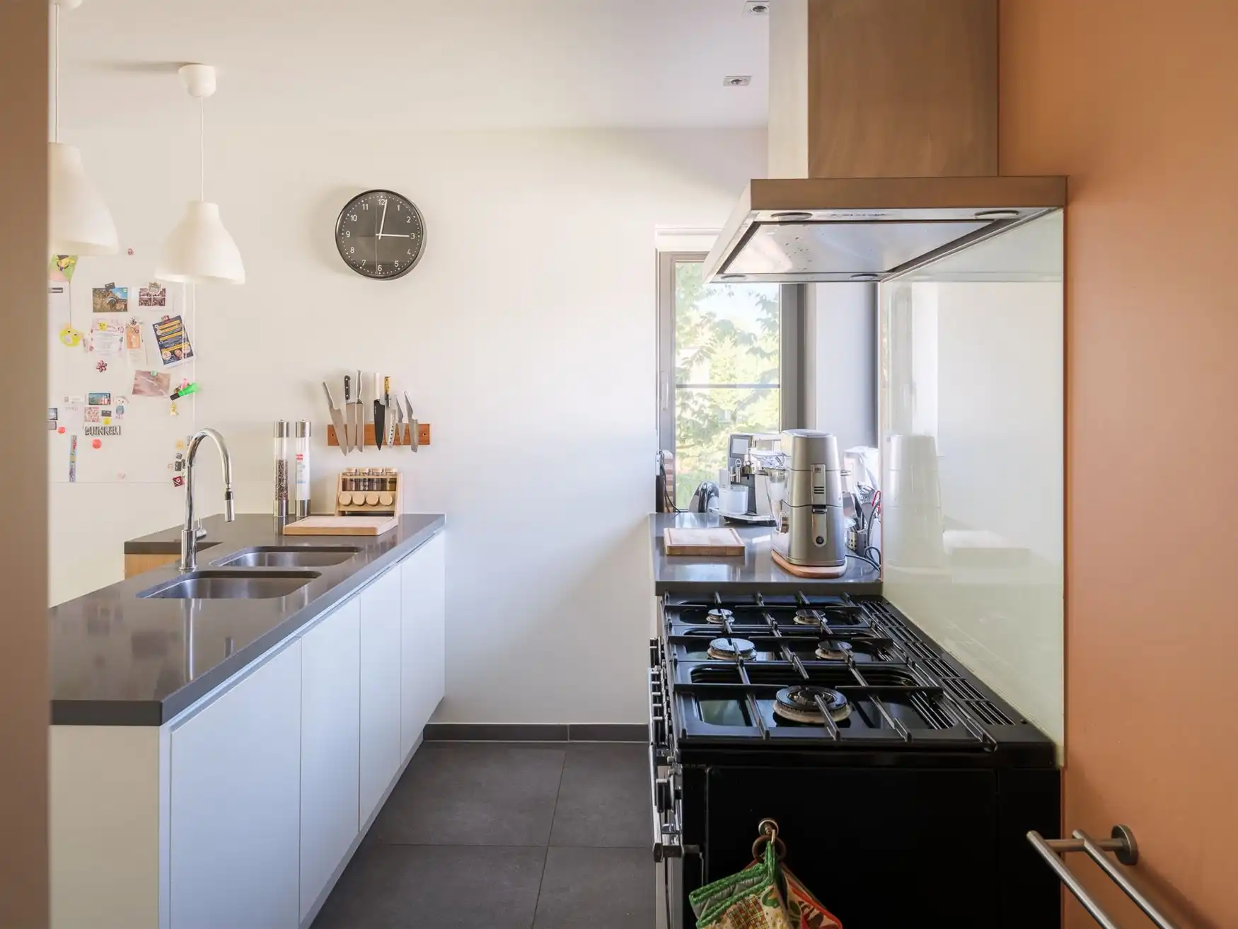 Gezinswoning met vijf slaapkamers en zwembad foto 10
