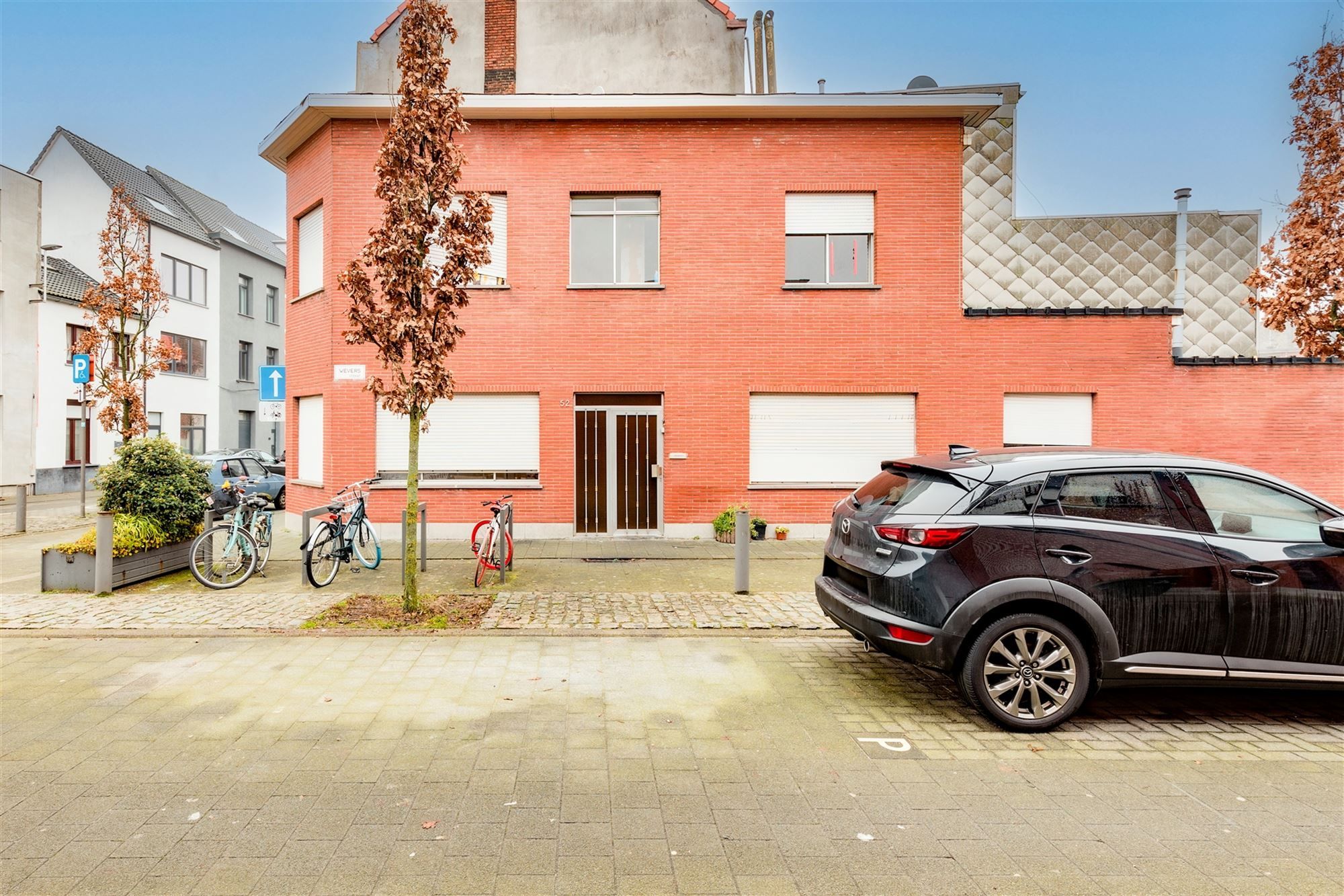 Te renoveren woning 2 slpk met garage foto 3