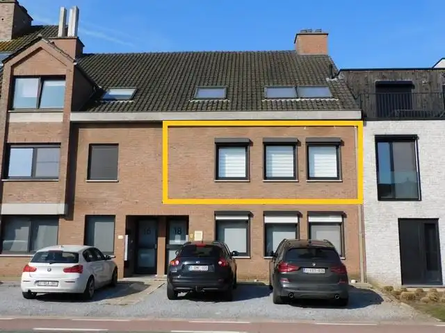 Gezellig appartement met drie slaapkamers en terras foto {{pictureIndex}}