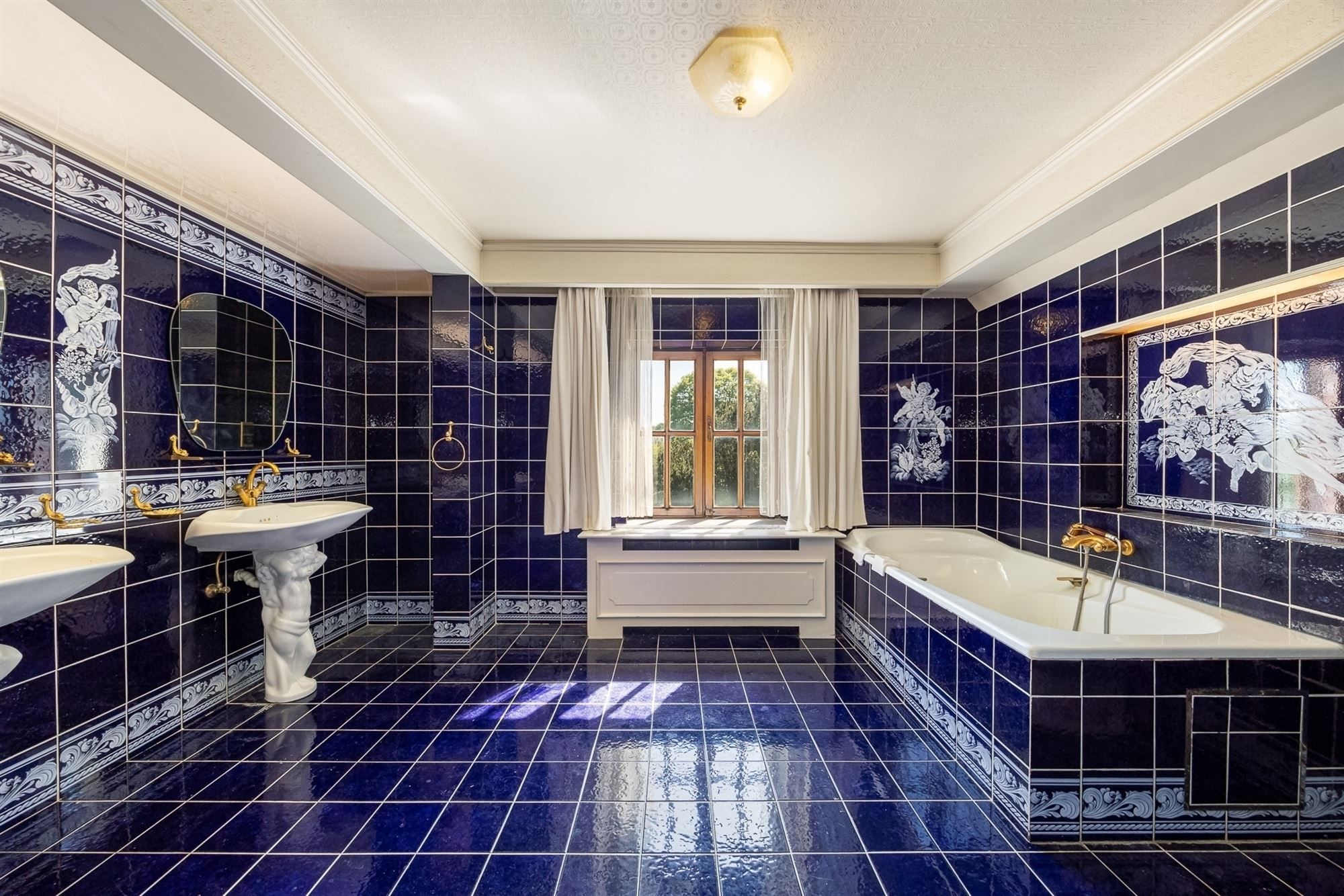 Villa met bijgebouwen op prachtig perceel foto 18