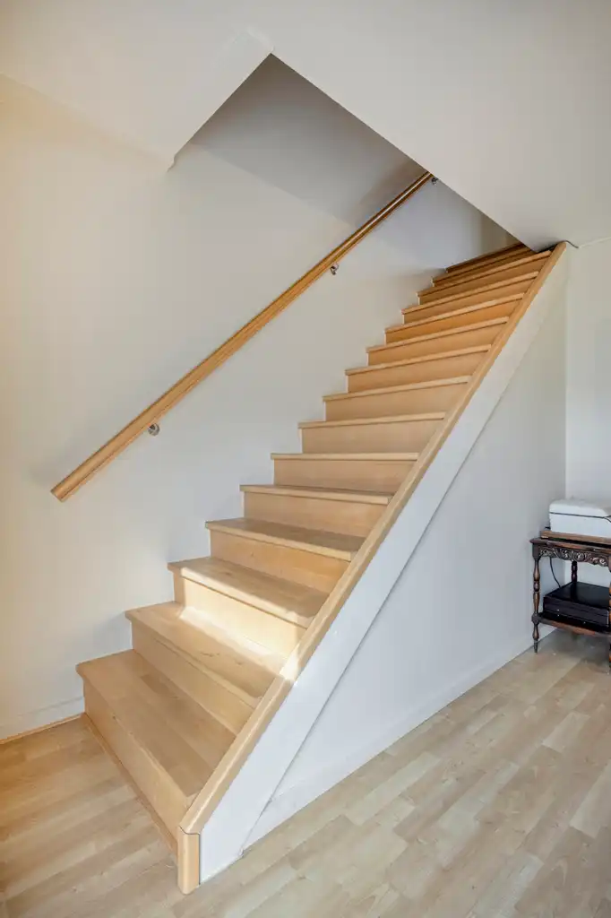 Instapklare woning met 4 slaapkamers, tuin & 2 garages foto 20