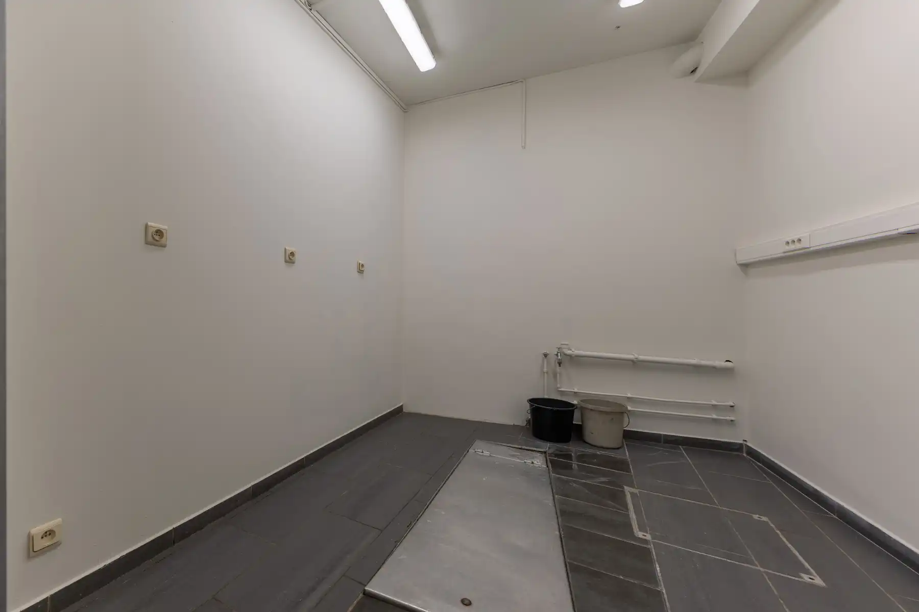 Commercieel gelijkvloers met duplex in centrum Halle foto 6