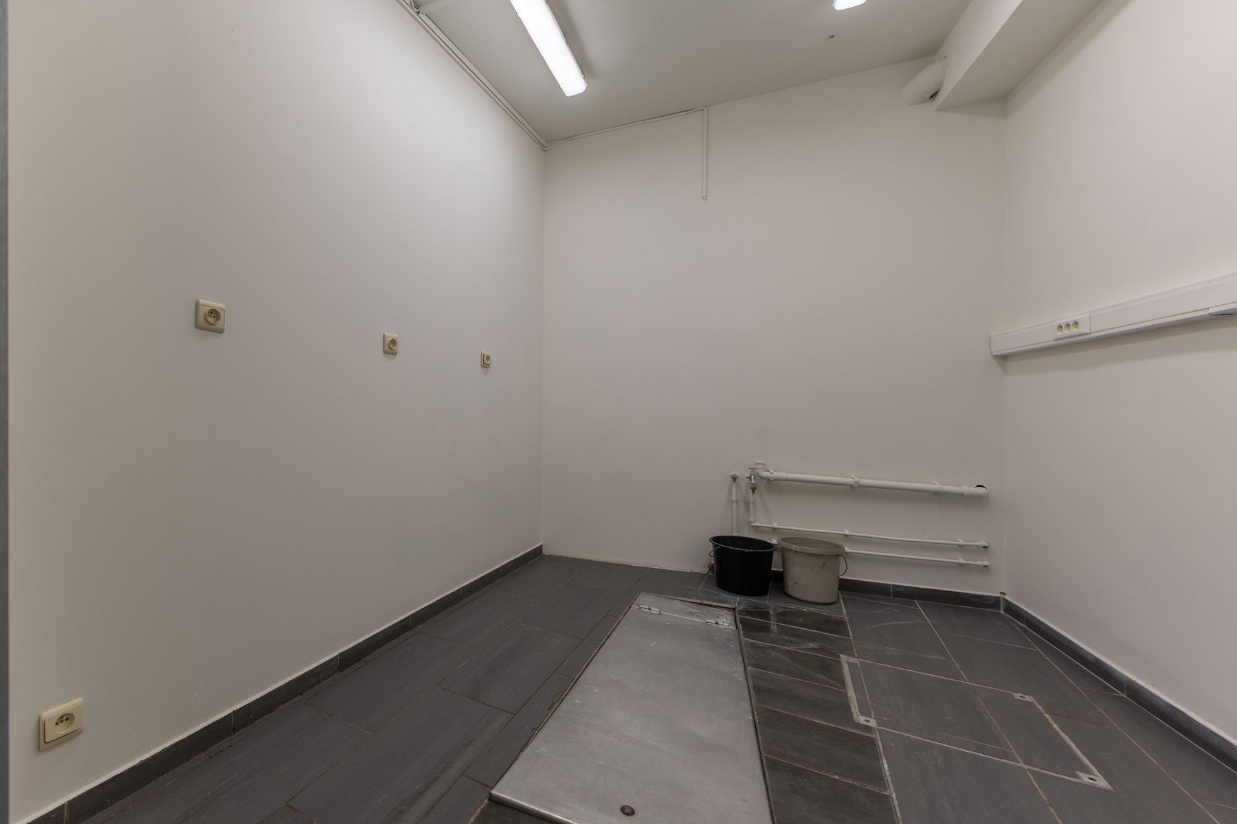 Commercieel gelijkvloers met duplex in centrum Halle foto 6