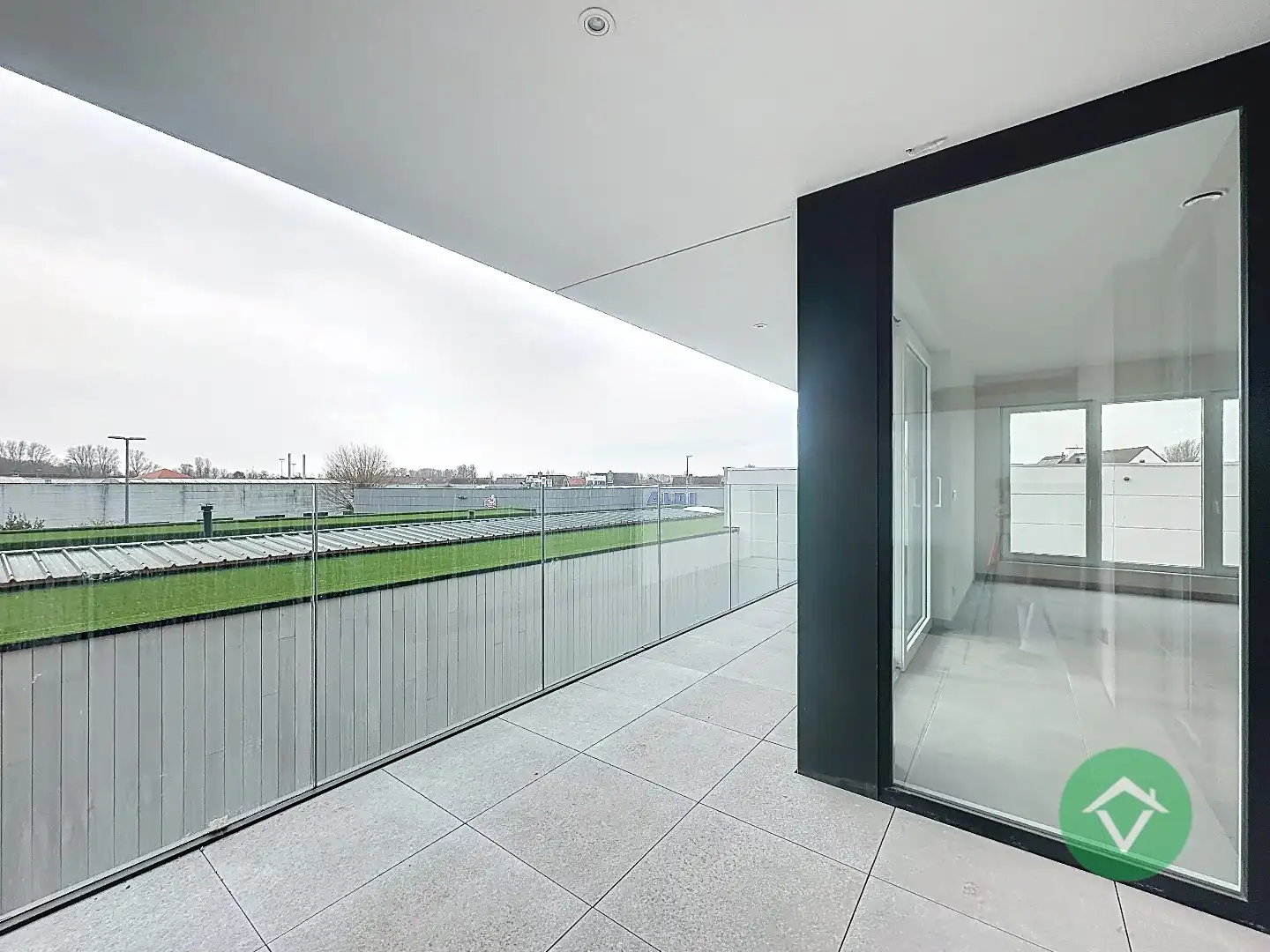 Wonen nabij jachthaven en zee - ruim appartement met terras en drie slaapkamers foto 10