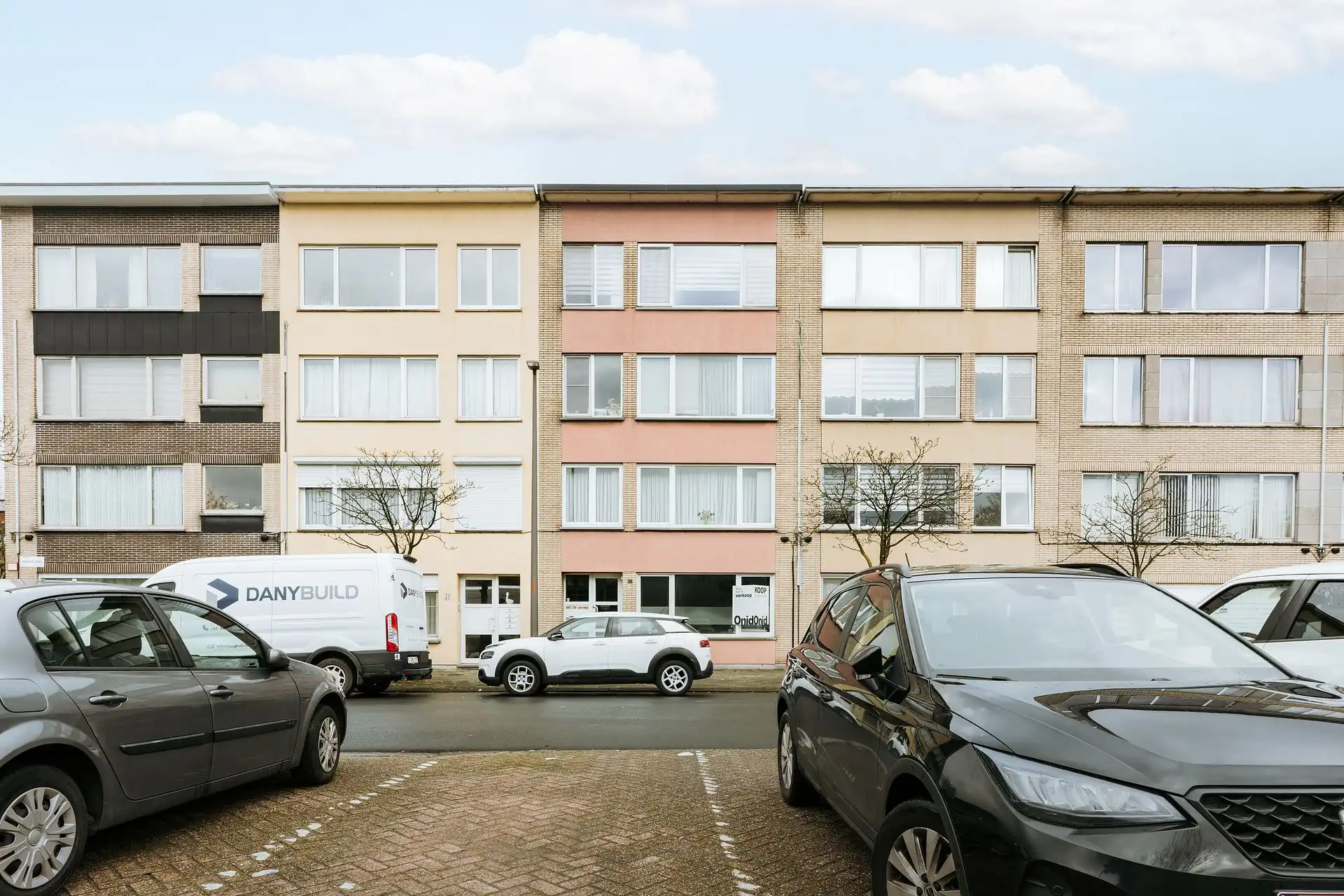 Gelijkvloers appartement in de Portugezenwijk! foto {{pictureIndex}}