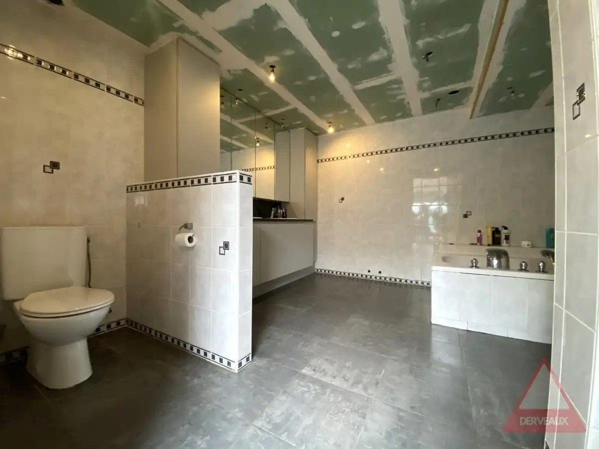 Hooglede – Open woning met loods, dubbele garage en lift op centrale ligging foto 11