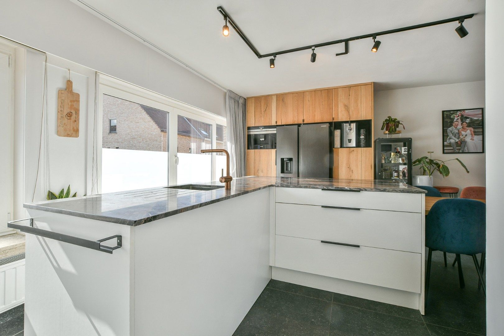 Volledig gerenoveerde bel-etagewoning in centrum Blankenberge te koop! foto 6