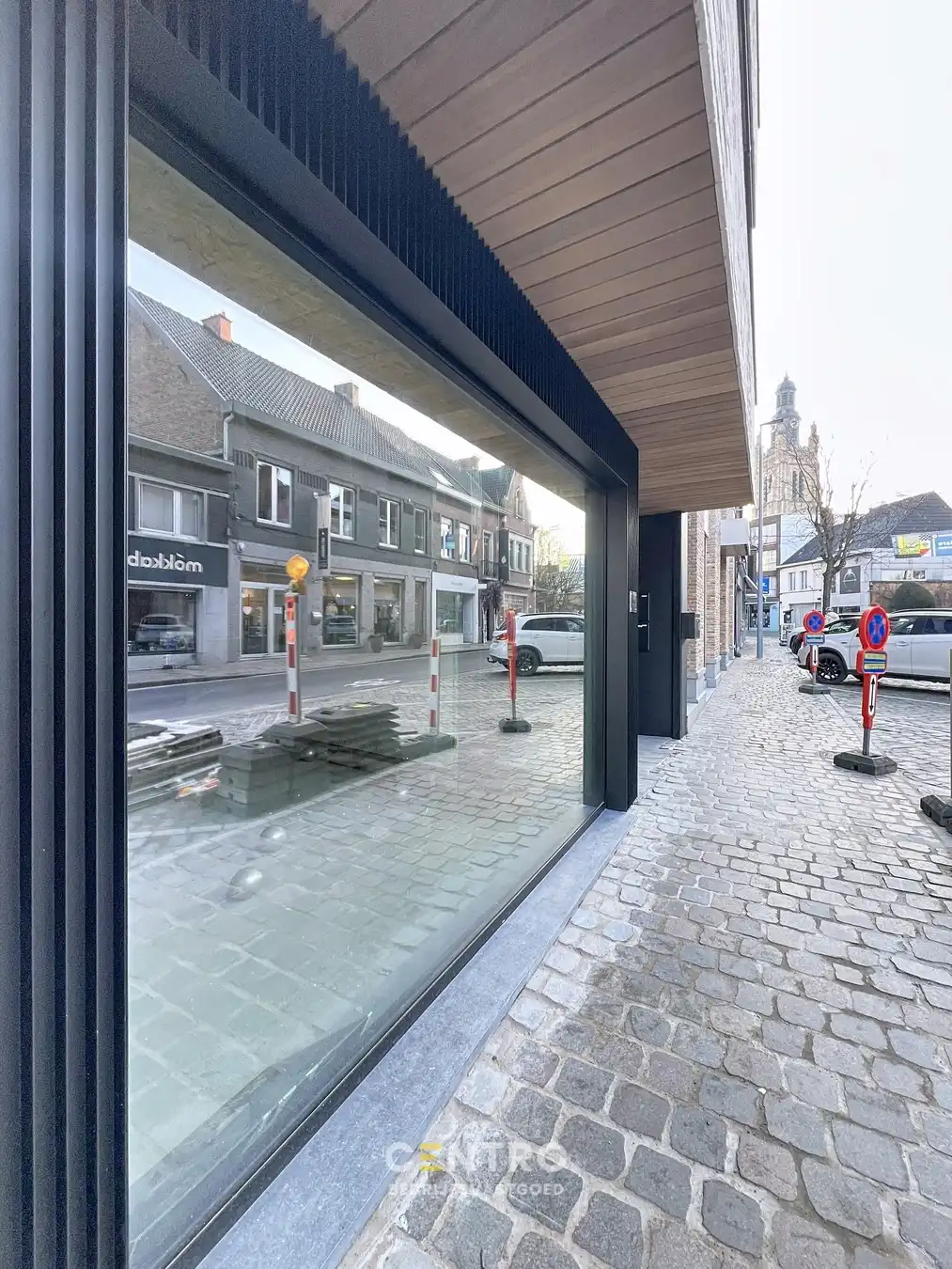 Casco handelsgelijkvloers (± 60m²), verdere afwerking in onderling overleg! foto 2