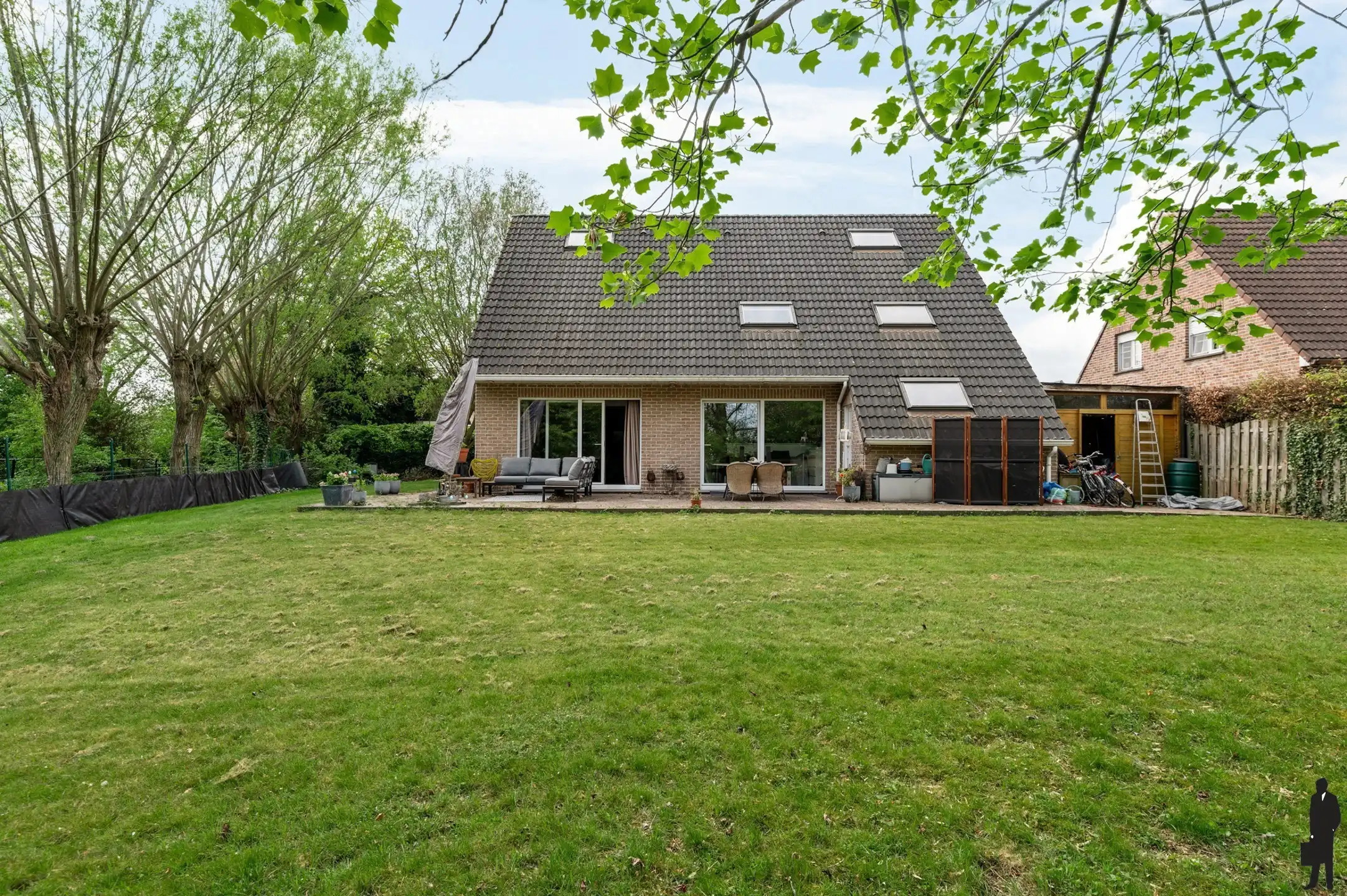 Ruime woning met 5 slpks, 2 badks en tuin met groenzicht foto 12