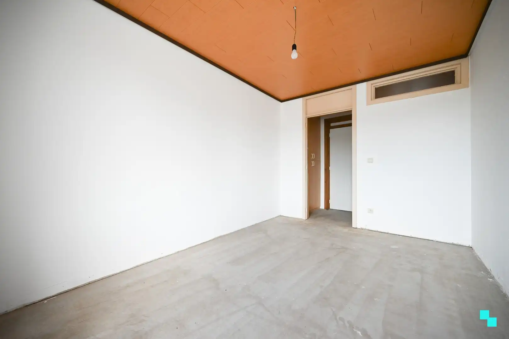 Bedrijfsgebouw met bovenliggend appartement te Sint-Eloois-Winkel foto 19