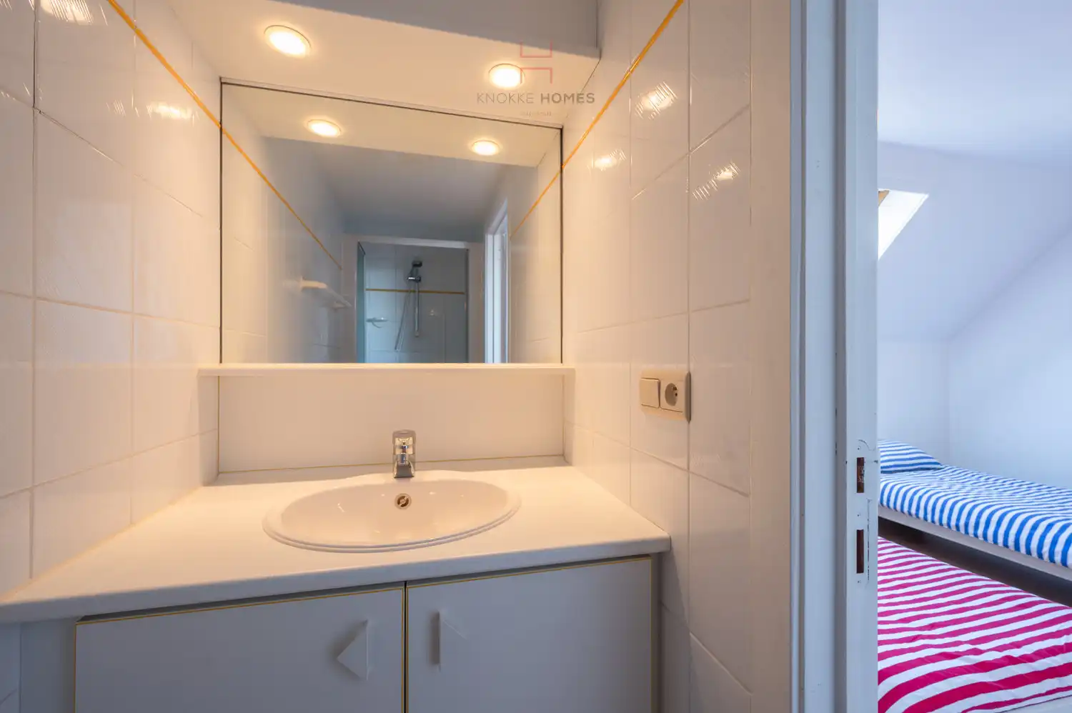 Licht en ruim duplexappartement met zonovergoten terras in Heist foto 20