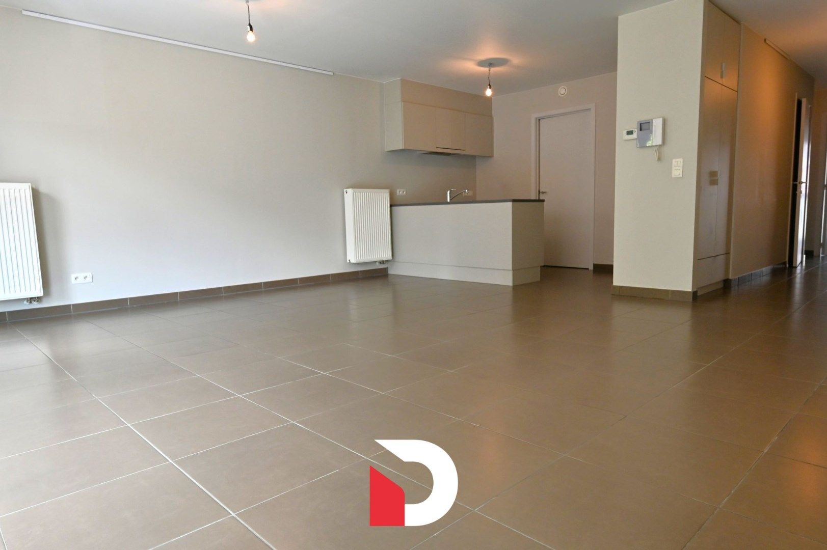 Ruim en instapklaar appartement met 2 slk. te Sint-Andries.  foto 4