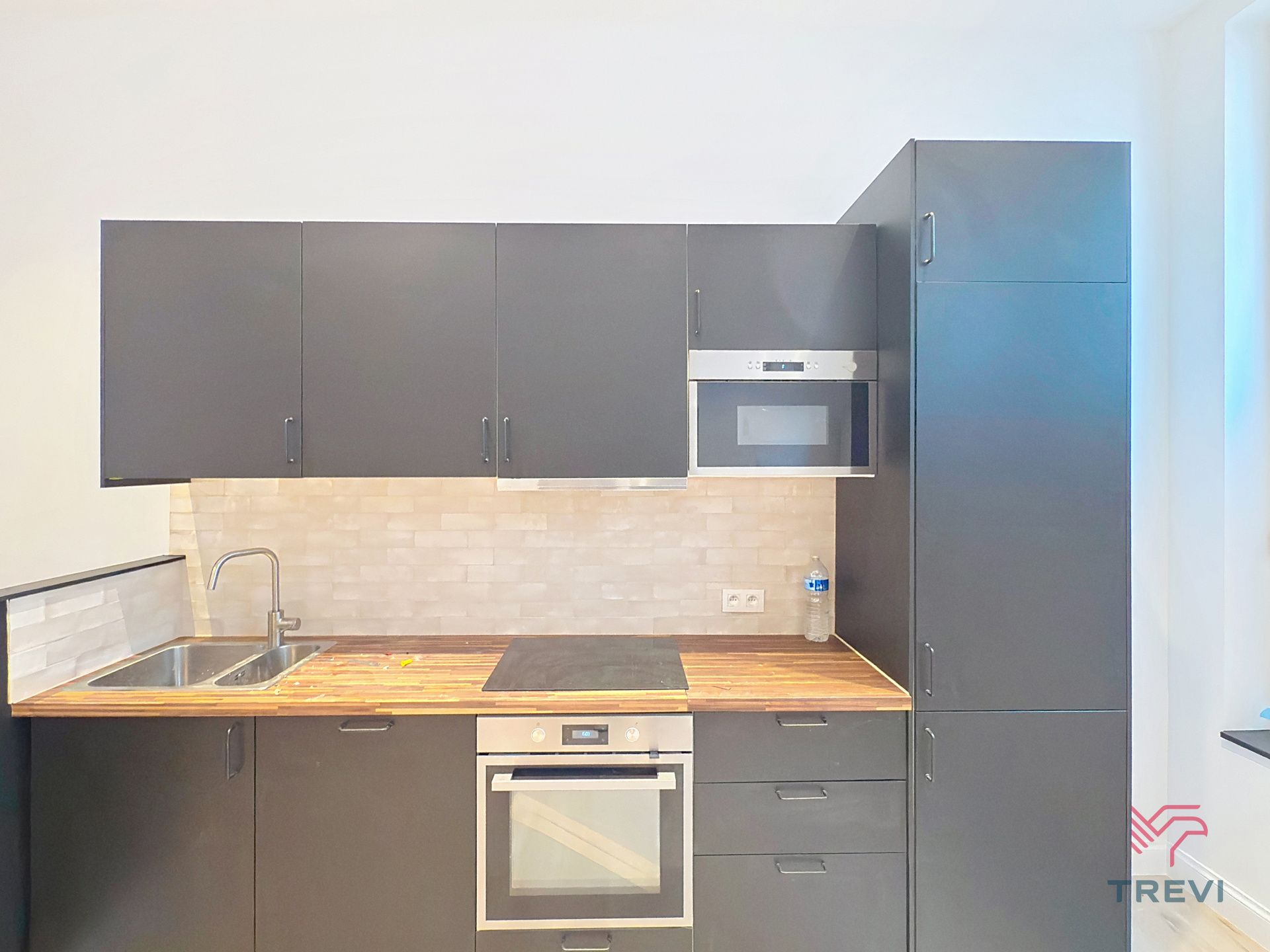 Gerenoveerd 2 slaapkamer appartement voor 1e bewoning! foto 3