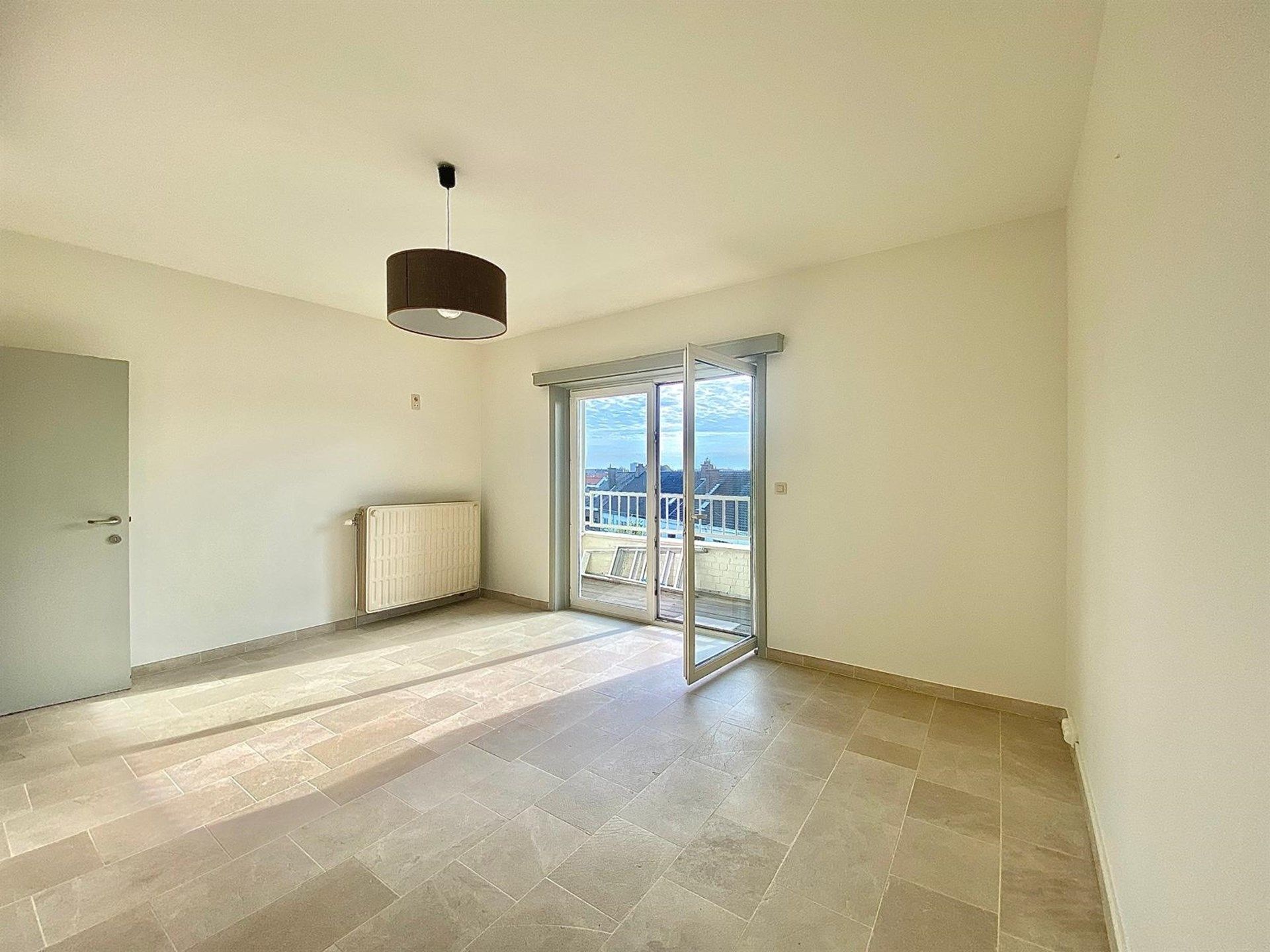 Prachtig appartement met drie ruime slaapkamers en twee terrassen foto 8