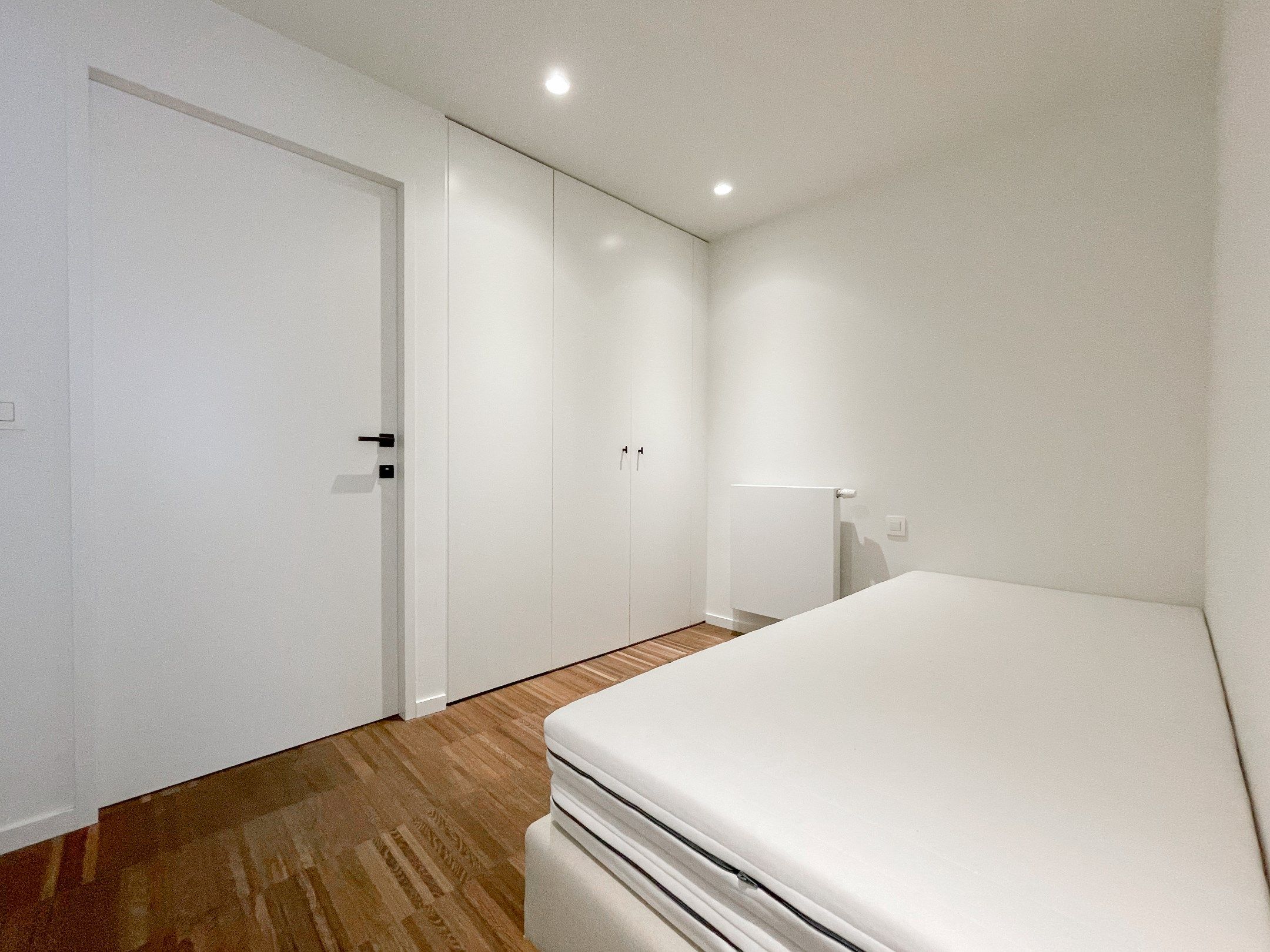 Stijlvol, instapklaar appartement met een ruim terras gelegen aan het Lichttorenplein op enkele passen van de zee. foto 14
