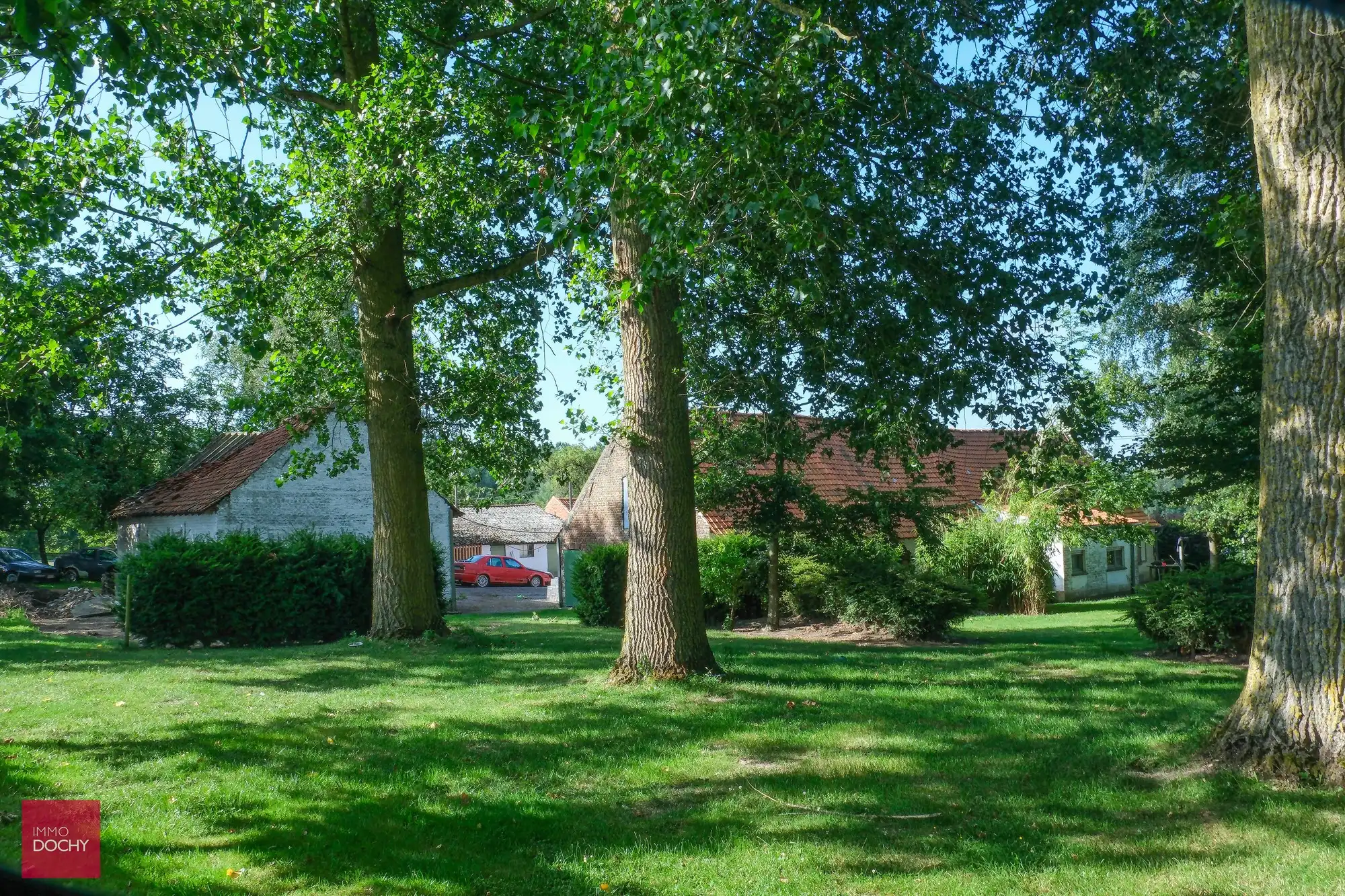 Volledig te renoveren hoeve met verschillende bijgebouwen foto 14