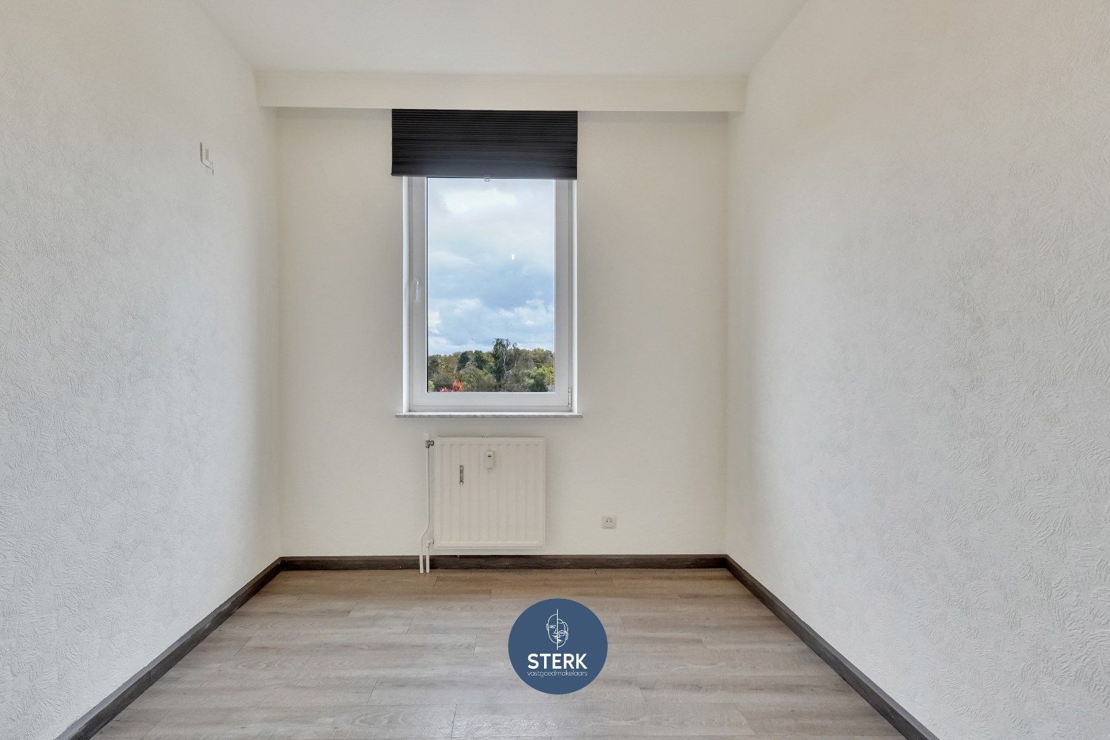 VERHUURD APPARTEMENT OP EEN UITSTEKENDE LOCATIE IN LANAKEN-CENTRUM !  foto 11