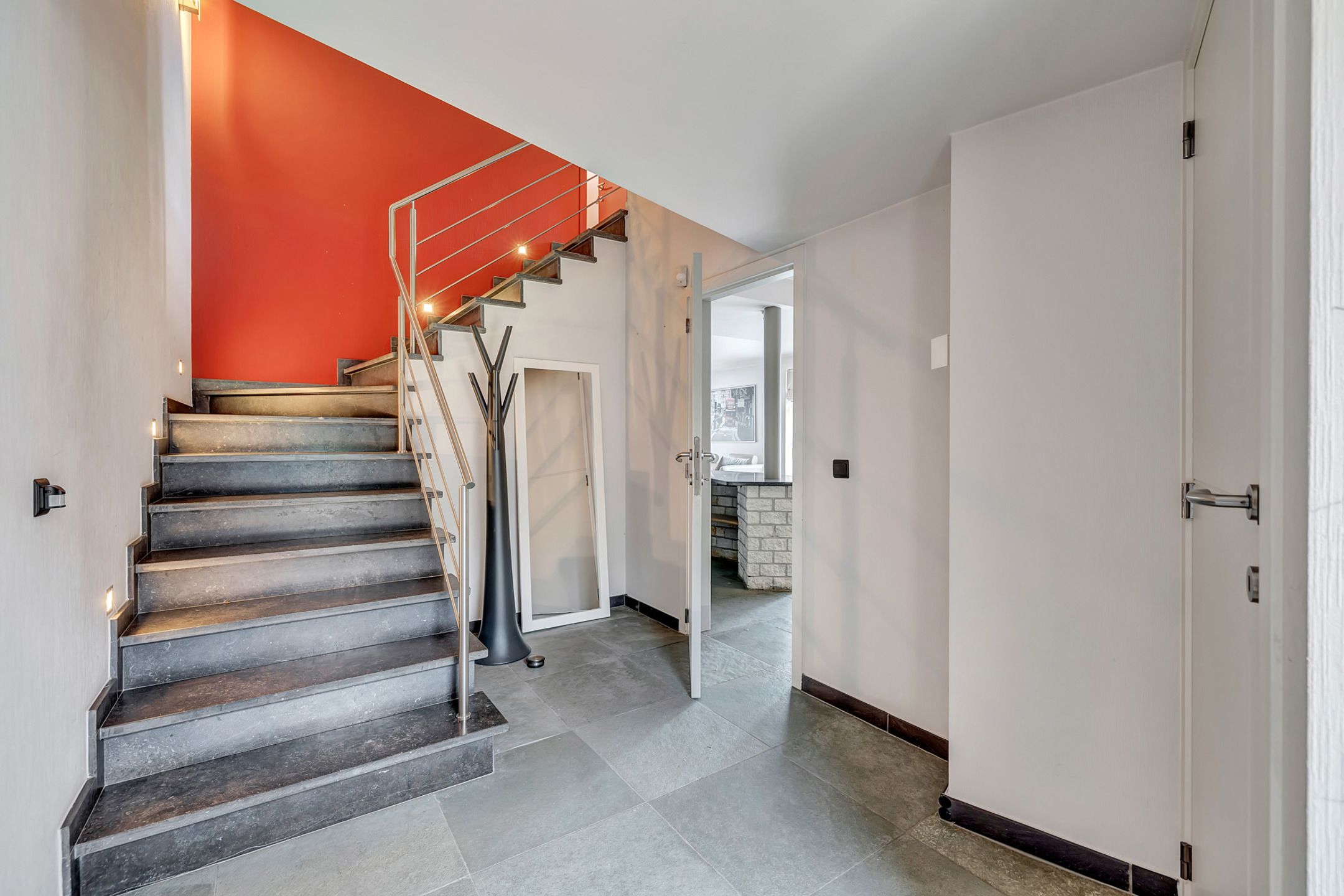 Gezellige, instapklare HOB met garage en tuin foto 19