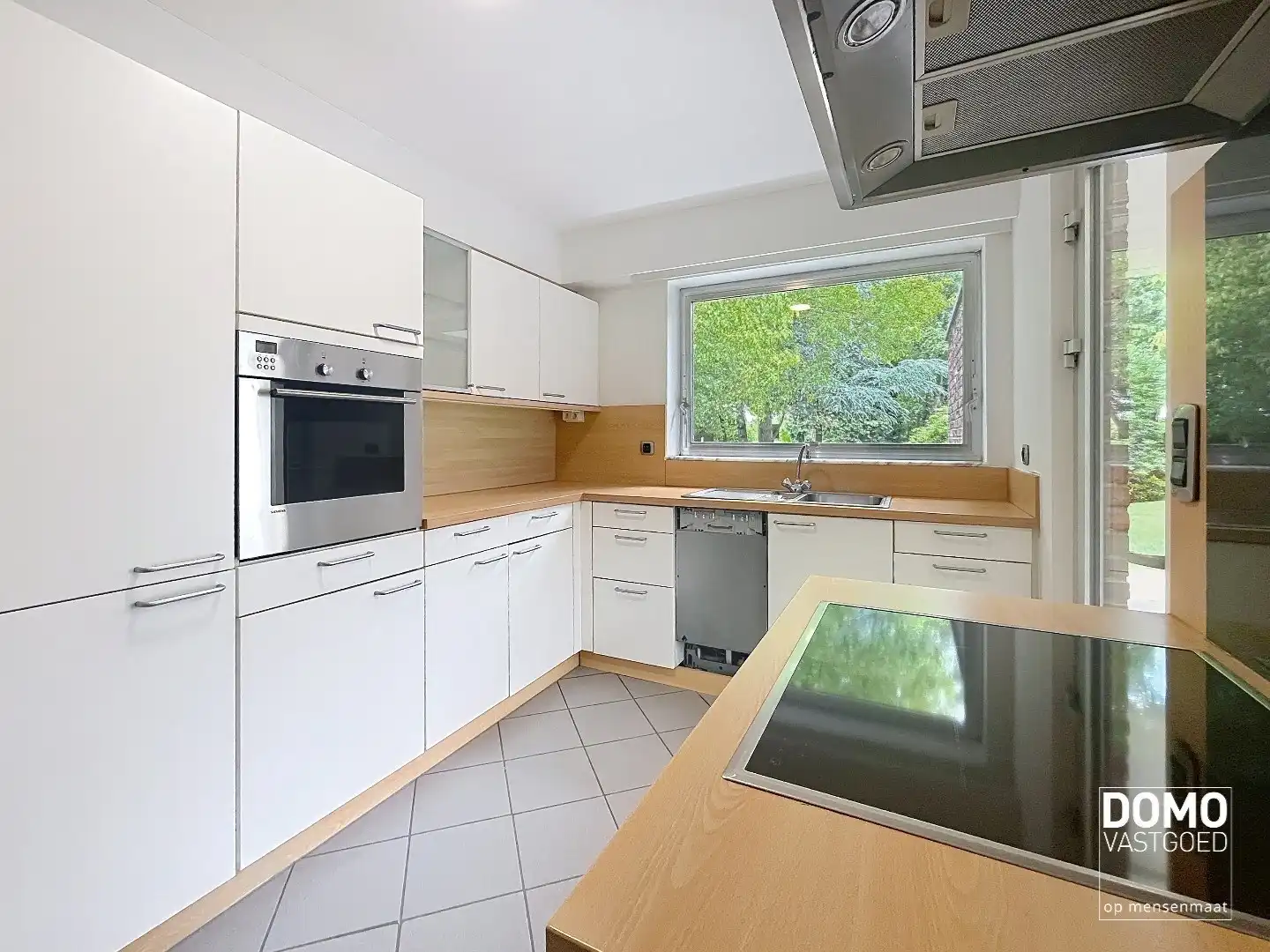 Open bebouwing met karakter, ruimte en tuin op topligging te Schulen foto 9