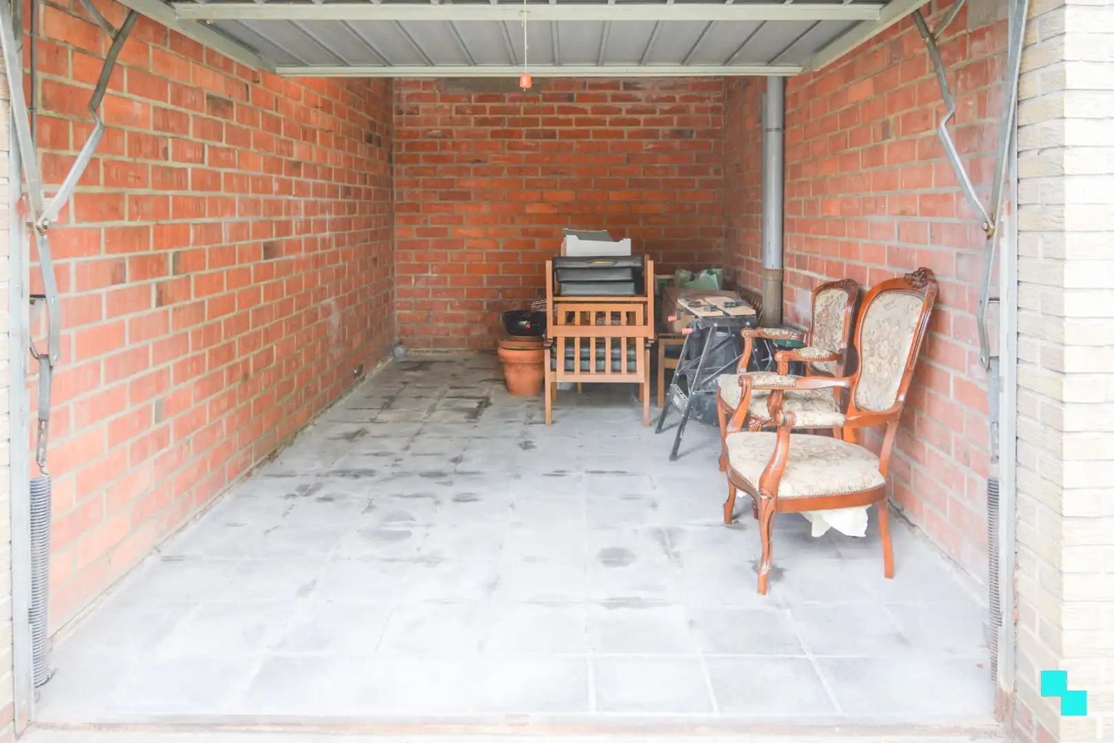 Enkele garage te huur in Roeselare foto 2
