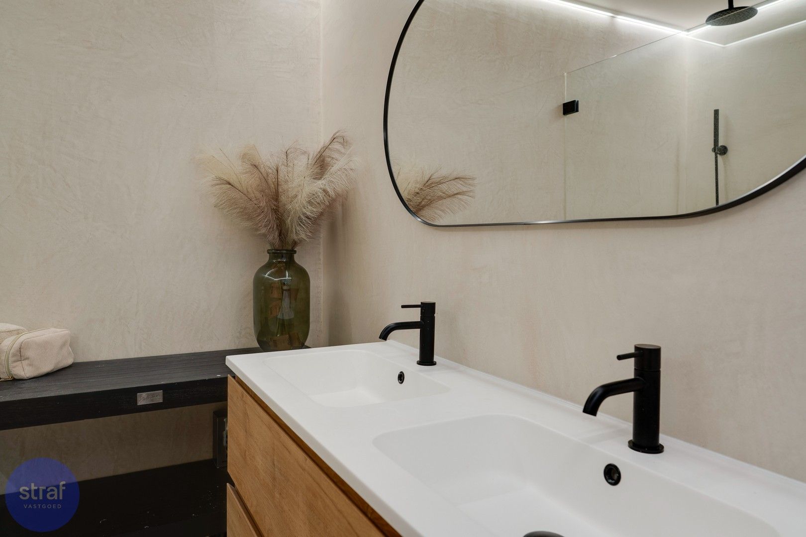 Zalig wonen op Linkeroever – in een gerenoveerd appartement met zicht op groen foto 14