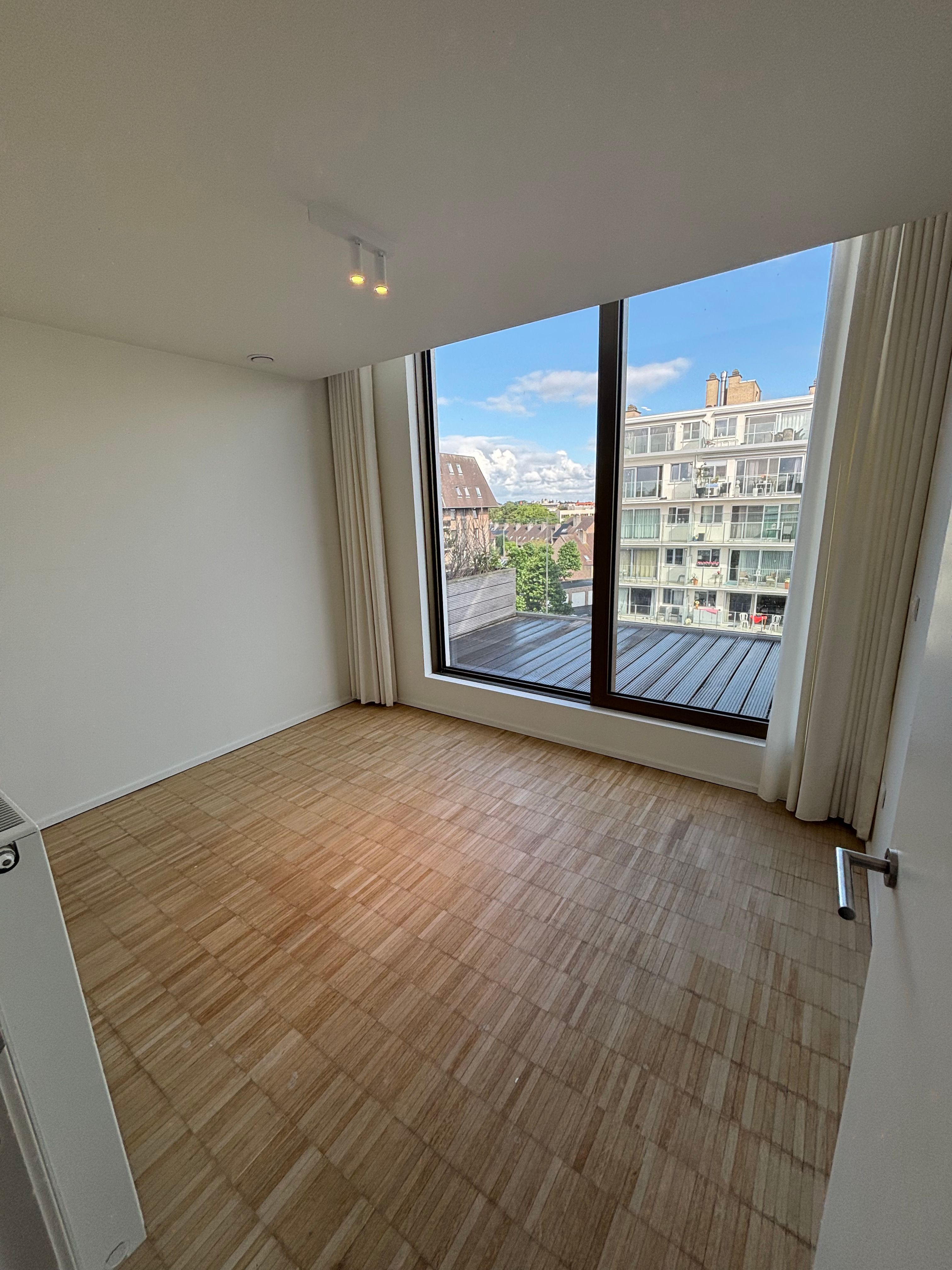 Lichtrijke, moderne en energiezuinige penthouse te koop in Roeselare foto 15