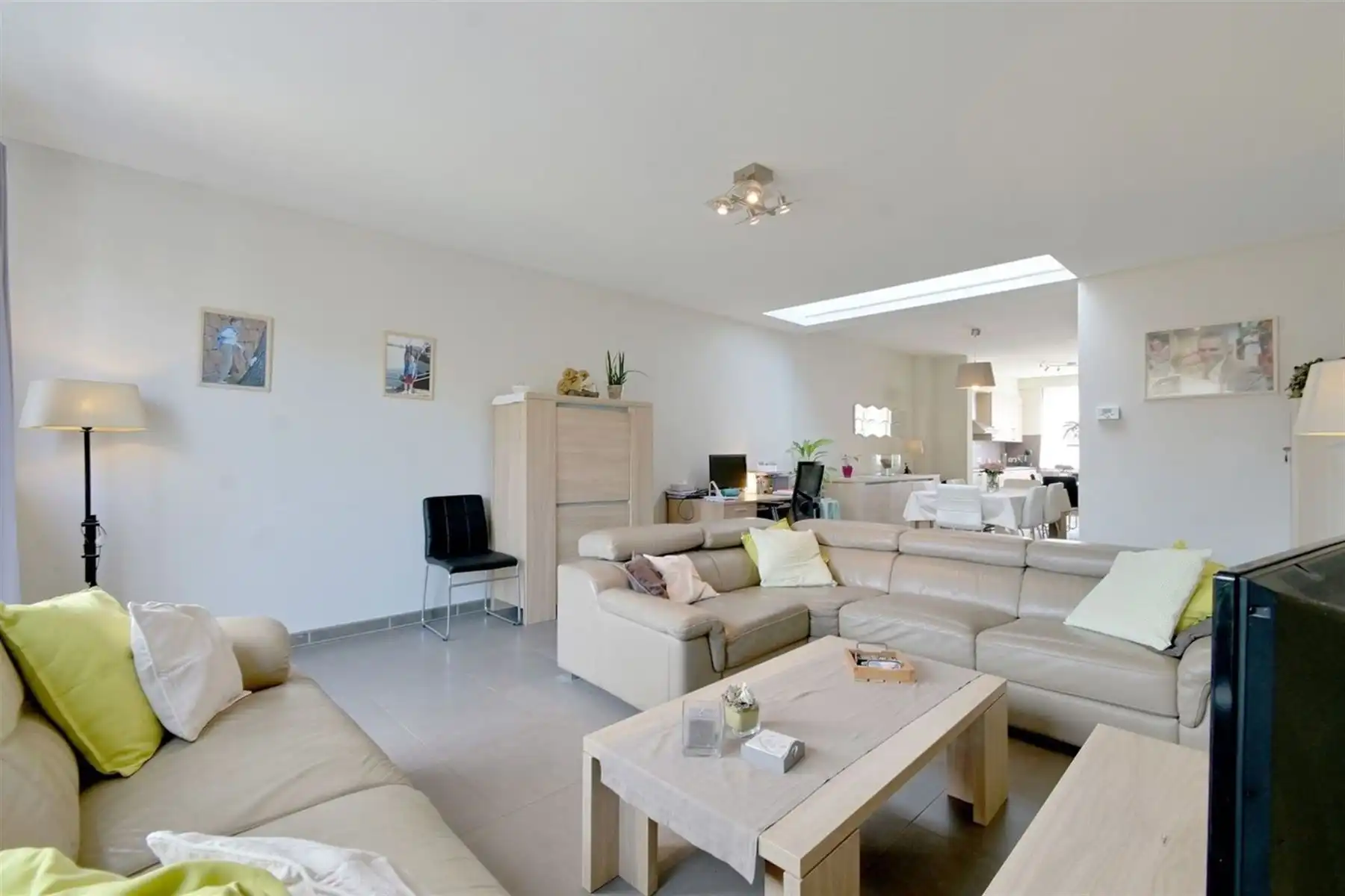 Gerenoveerde woning (2010) met 3slpk's en gezellige tuin! foto 4