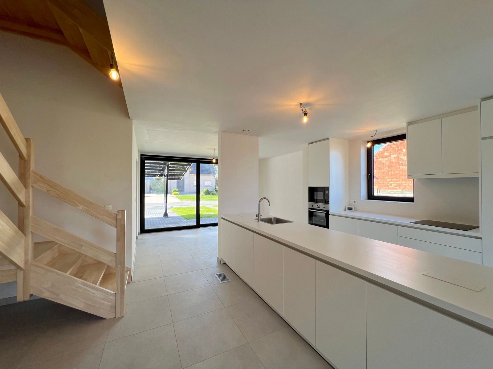 Prachtige woning met 4 slaapkamers foto 12