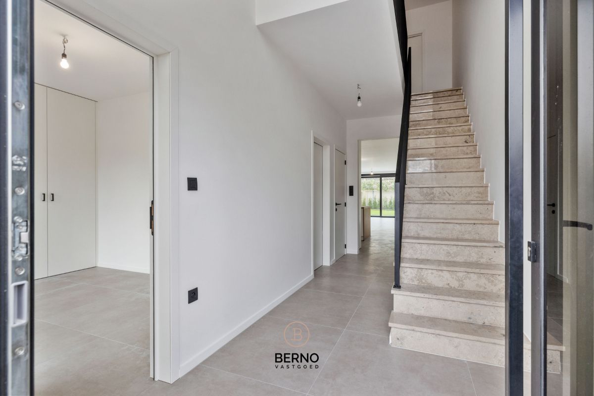 Nieuwbouwwoning met zuidwestgerichte tuin foto 2