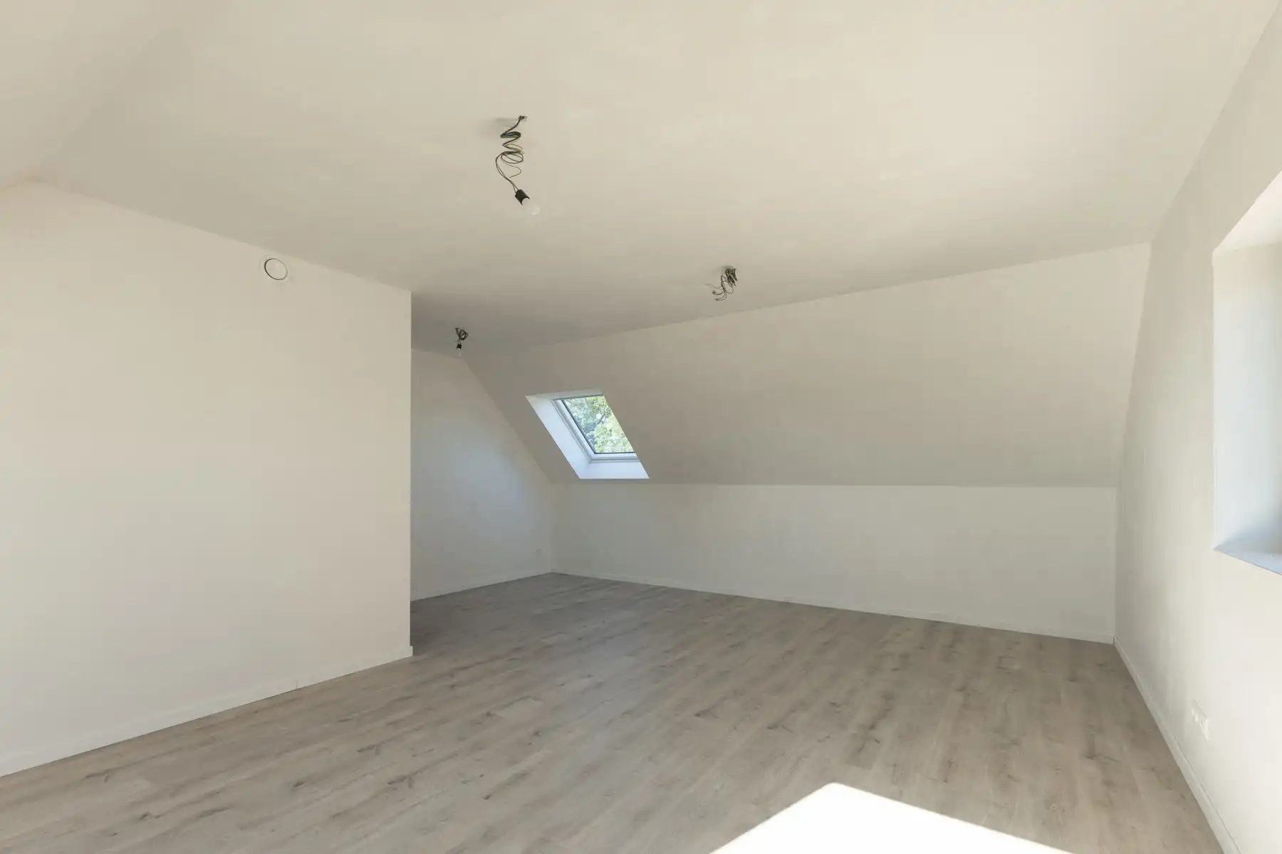 Ruime energiezuinige nieuwbouwwoning (Rechts) foto 12