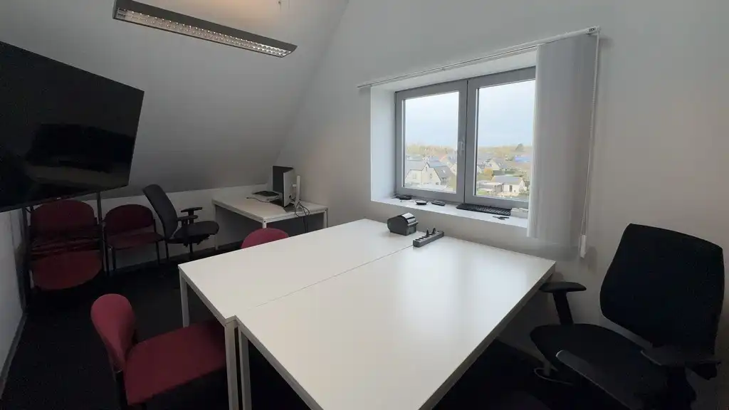 Ingedeelde kantoorruimte te huur in Brugstraat in Aalter foto 8