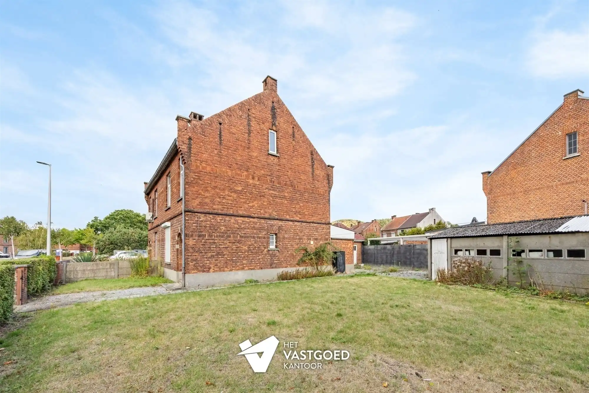 TE RENOVEREN KARAKTERVOLLE WONING MET 3 SLAAPKAMERS TE BERINGEN-MIJN foto 27