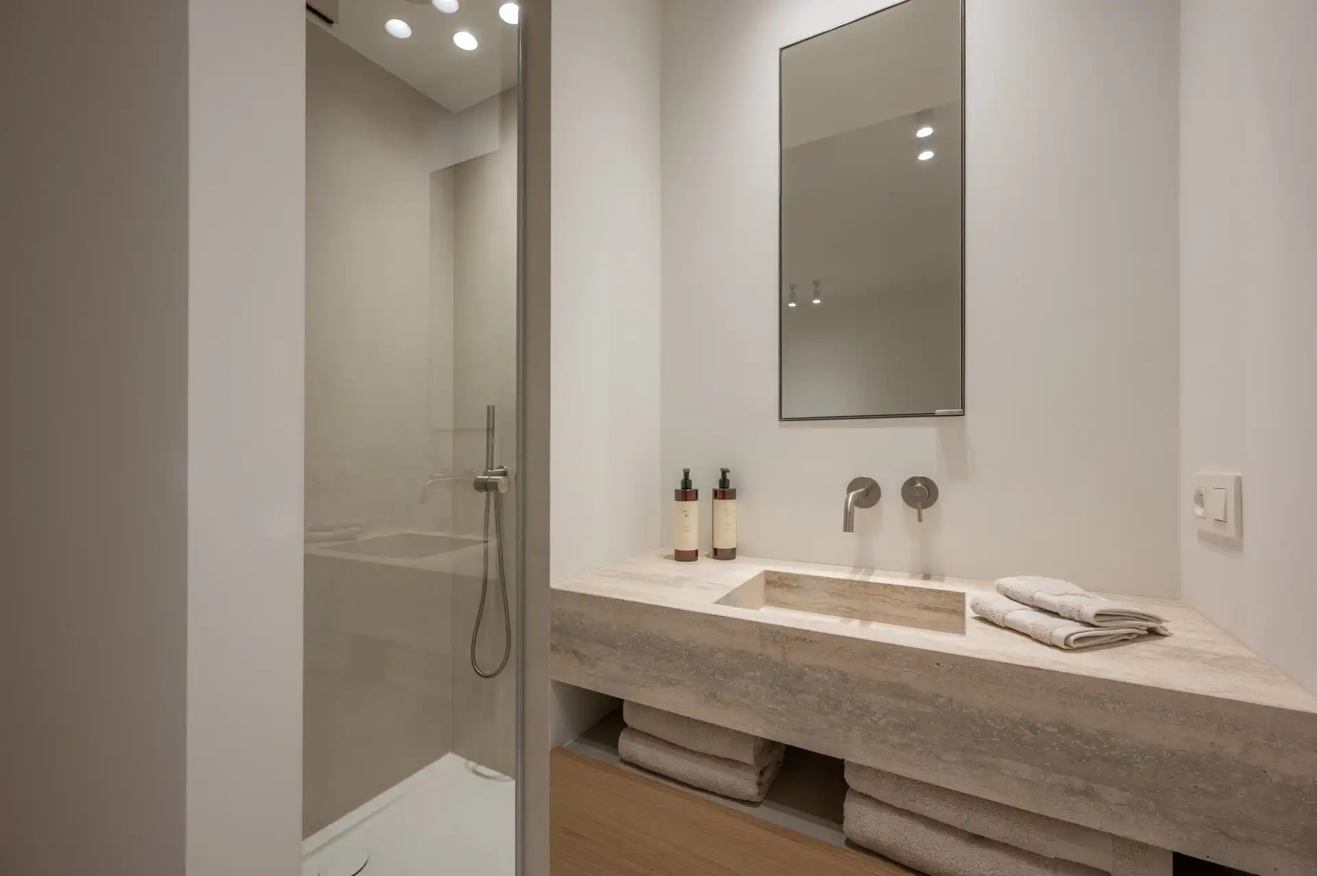 Prachtig gerenoveerd appartement met zuidwesten oriëntatie gelegen in het centrum van Knokke, vlakbij de Dumortierlaan foto 27